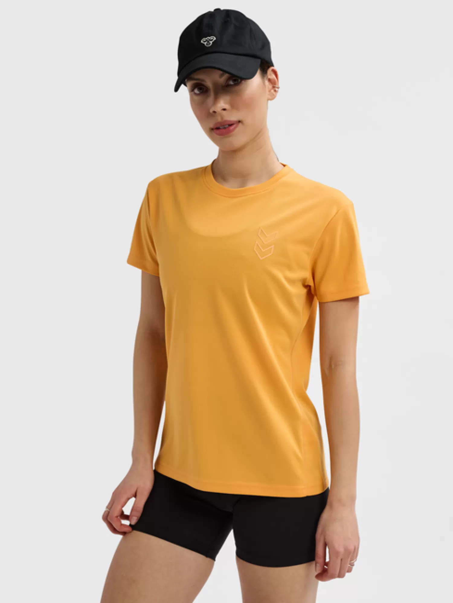 Hummel T-shirts and tops | Yoga<hmlACTIVE PL JERSEY S/S WOMAN