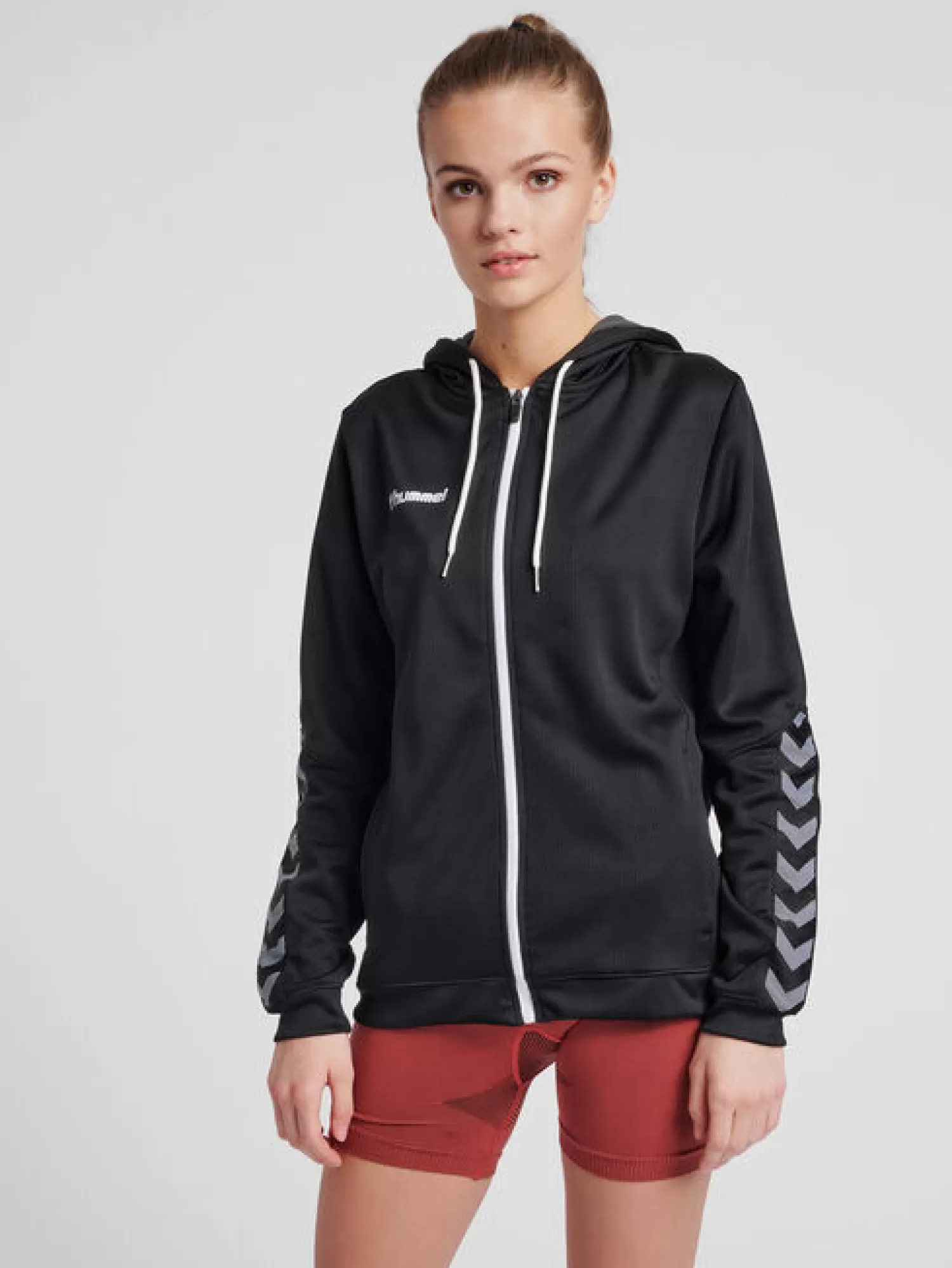 Hummel Hoodies and sweatshirts<hmlAUTHENTIC POLY ZIP HOODIE WOMAN