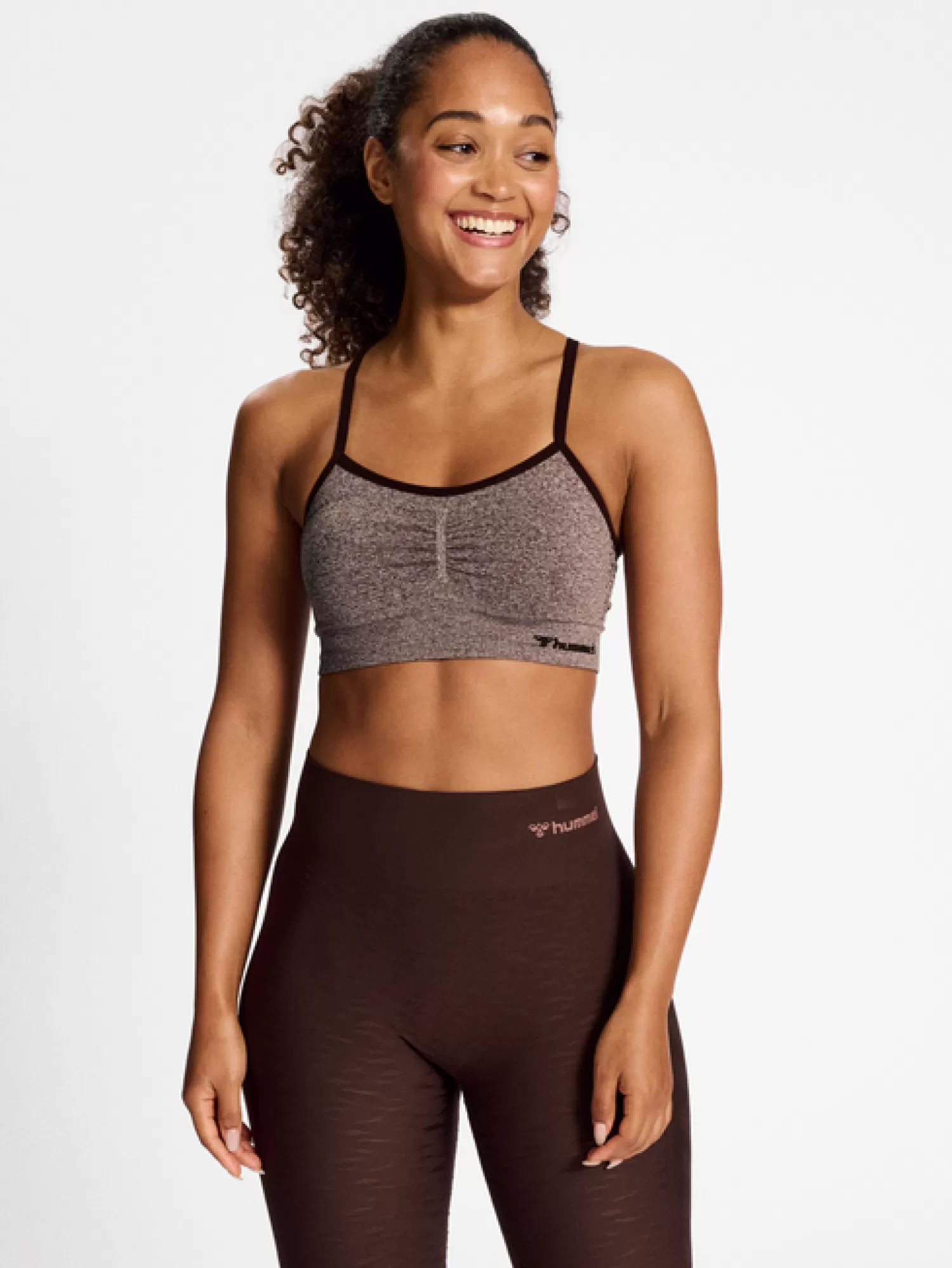 Hummel Sports bras | Yoga<hmlCI SEAMLESS SCRUNCH SPORTS BRA