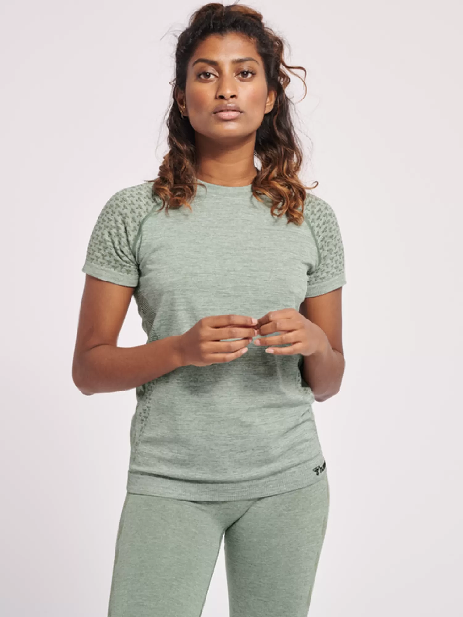 Hummel T-shirts and tops | T-shirts<hmlCI SEAMLESS T-SHIRT