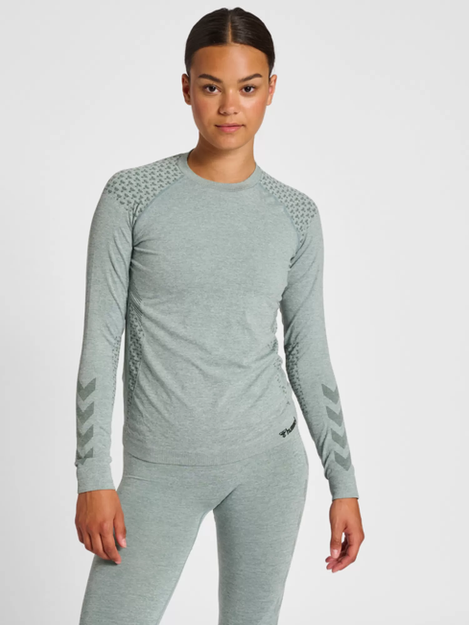 Hummel T-shirts and tops | Yoga<hmlCI SEAMLESS T-SHIRT L/S