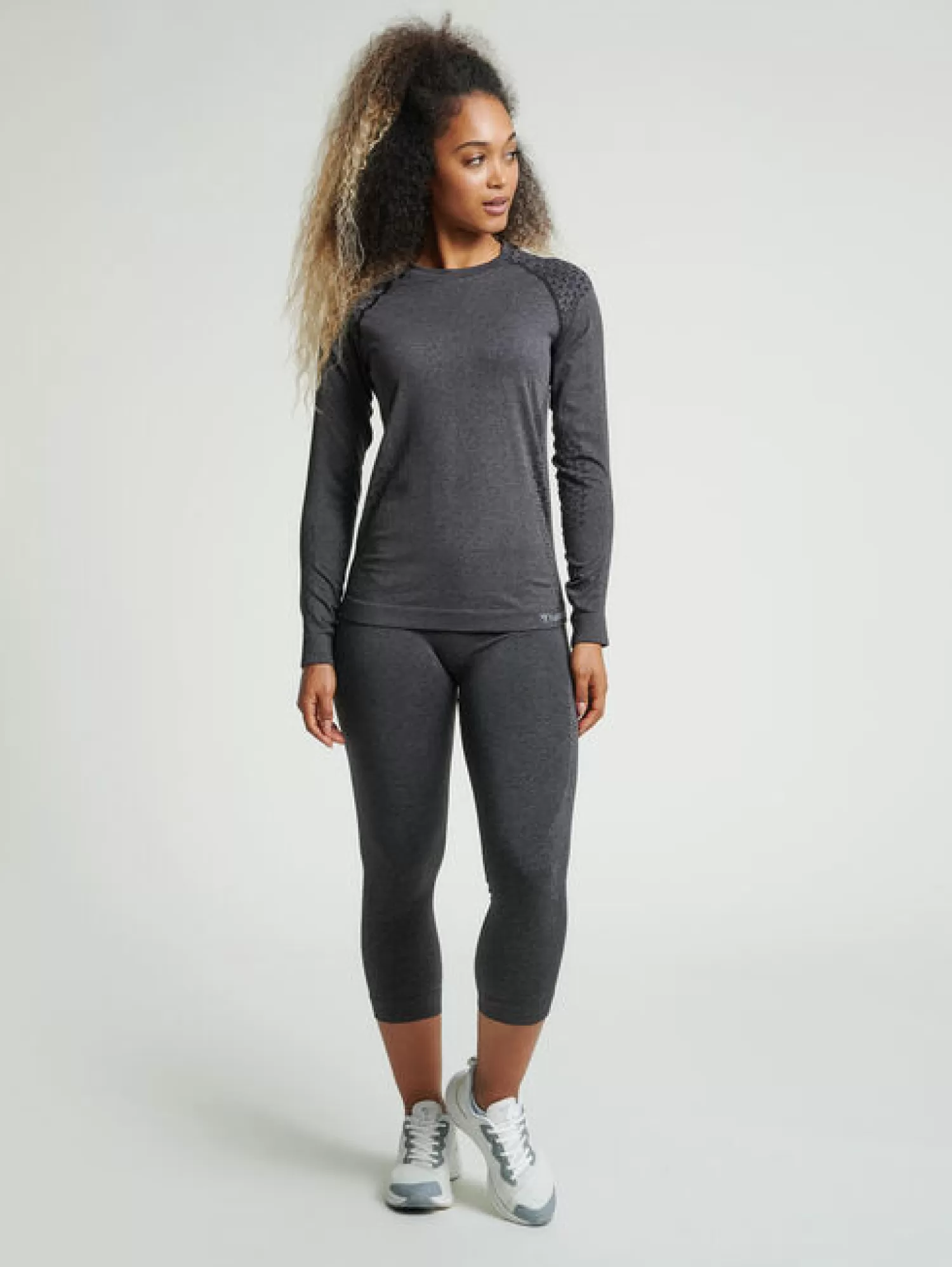 Hummel T-shirts and tops | Yoga<hmlCI SEAMLESS T-SHIRT L/S