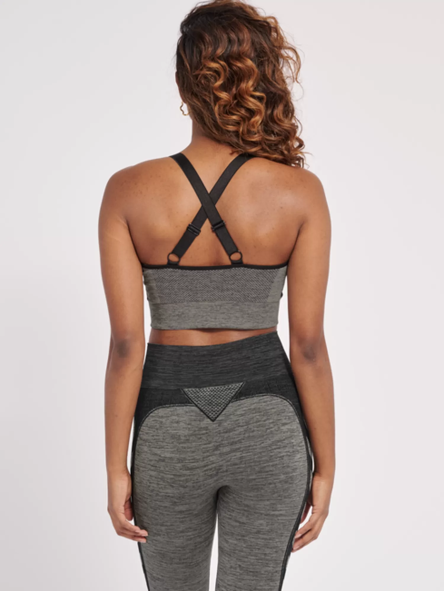 Hummel Sports bras | Yoga<hmlCLEA SEAMLESS SPORTS TOP