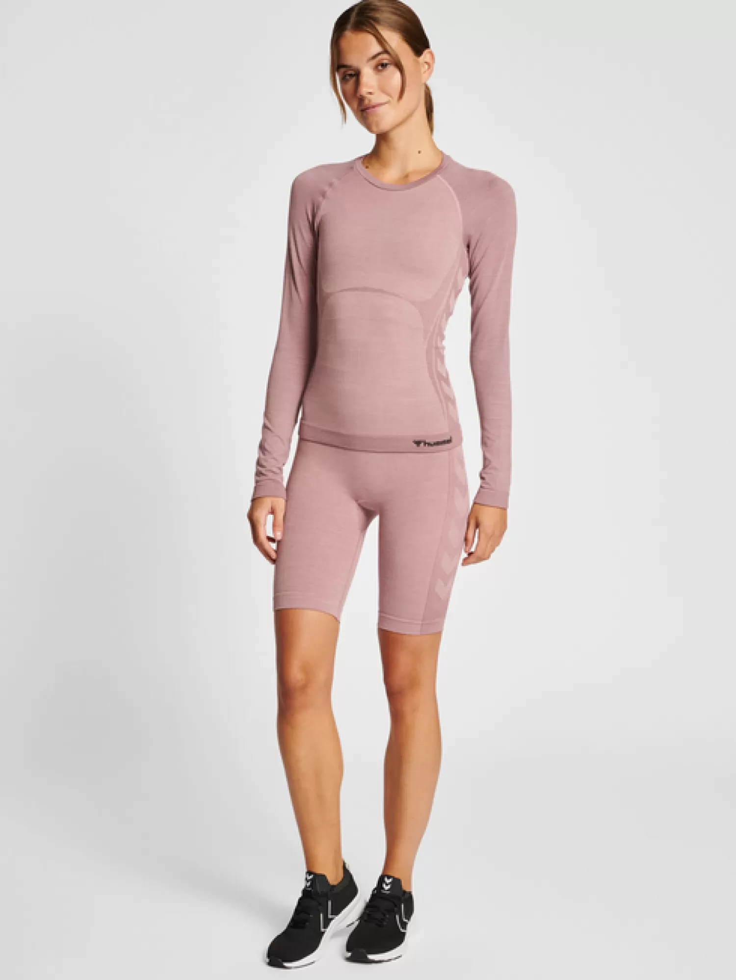 Hummel T-shirts and tops | Yoga<hmlCLEA SEAMLESS TIGHT T-SHIRT L/S