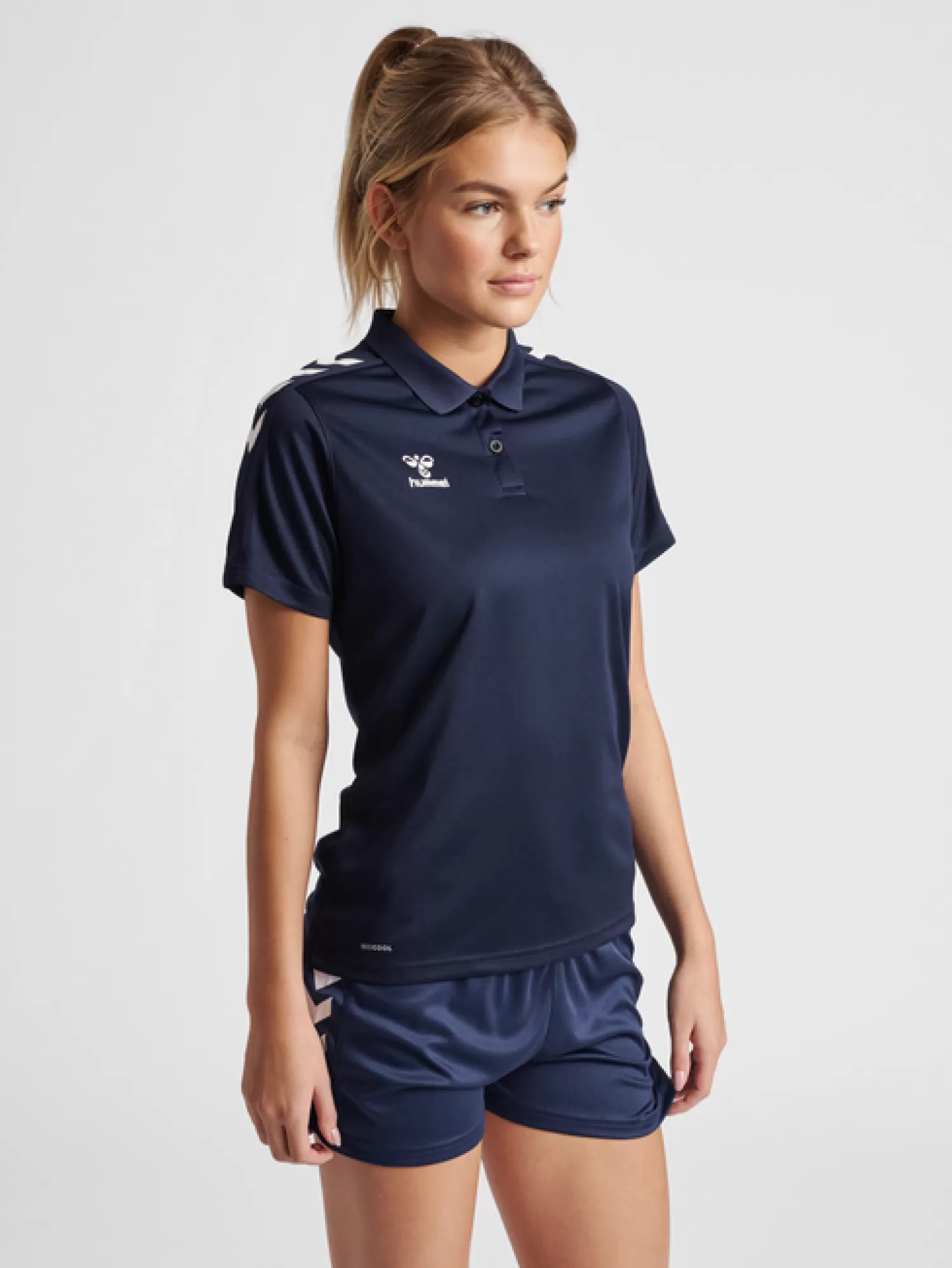 Hummel T-shirts<hmlCORE XK FUNCTIONAL POLO WOMAN