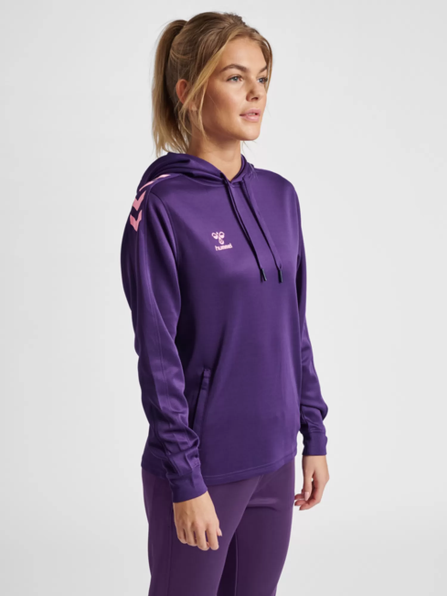 Hummel Hoodies and sweatshirts<hmlCORE XK POLY SWEAT HOODIE WOMAN