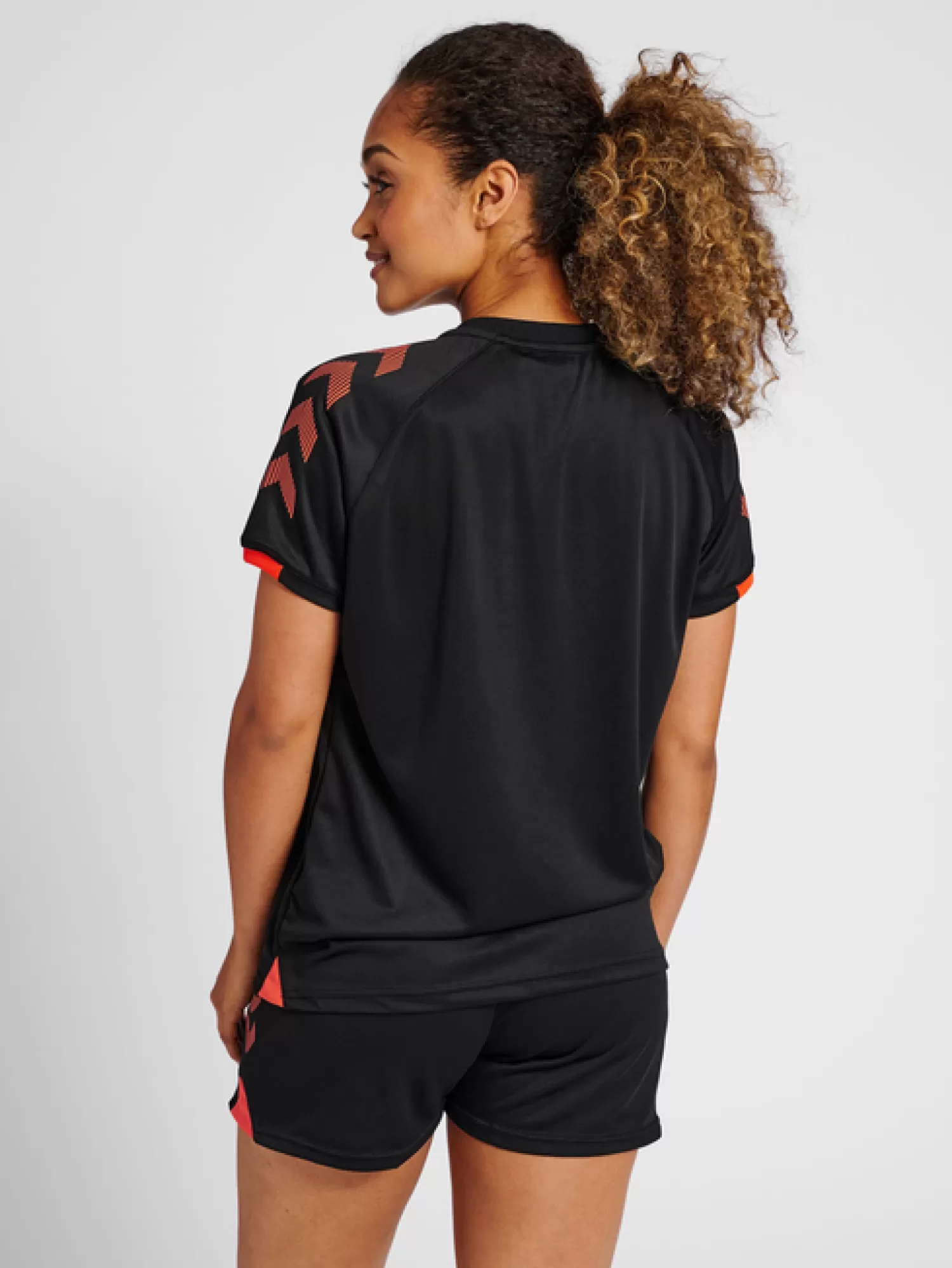 Hummel T-shirts<hmlGG12 ACTION JERSEY S/S WOMAN