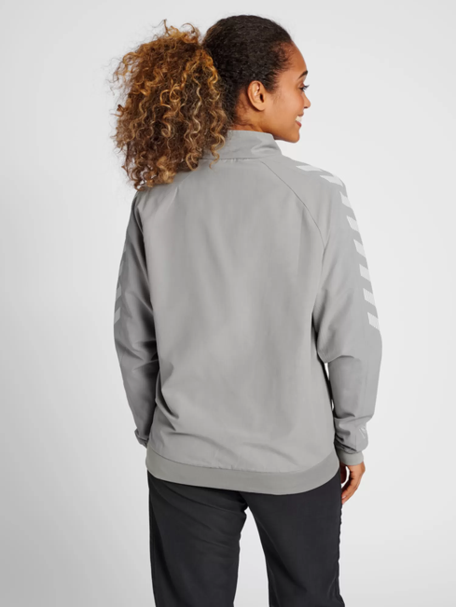 Hummel Football jackets | Jackets<hmlGG12 TRACK JACKET WOMAN