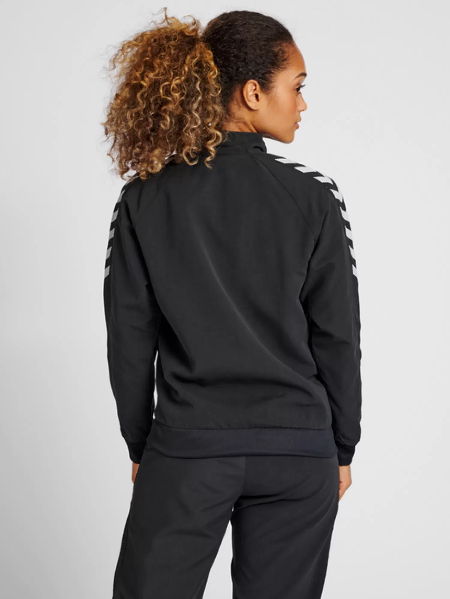 Hummel Football jackets | Jackets<hmlGG12 TRACK JACKET WOMAN