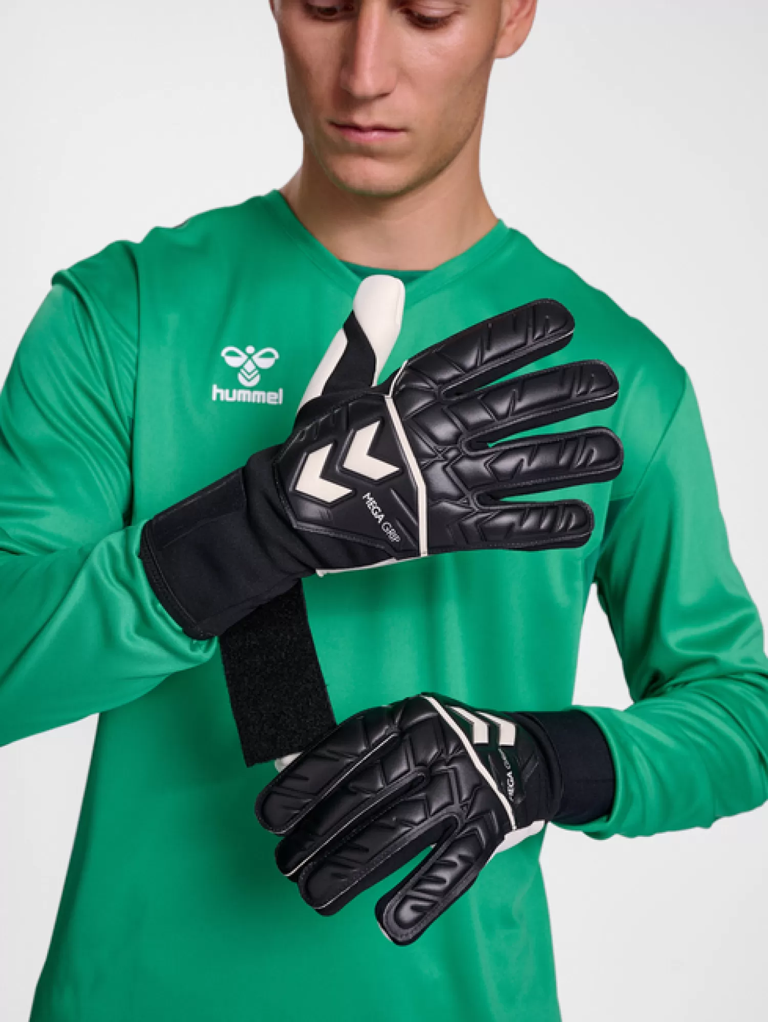 Hummel Footballs and accessories<hmlGK GLOVES MEGA GRIP