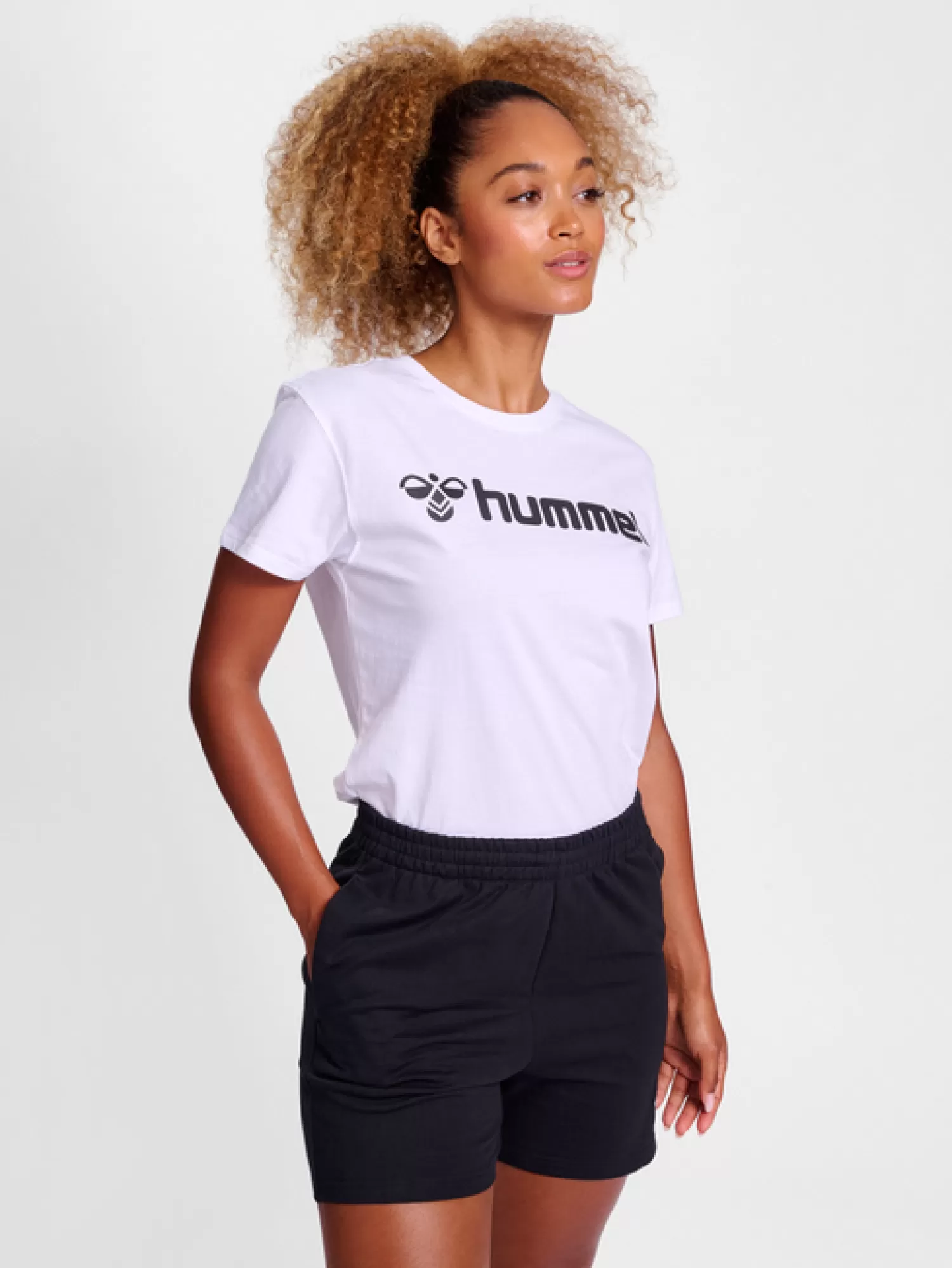 Hummel T-shirts<hmlGO 2.0 LOGO T-SHIRT S/S WOMAN