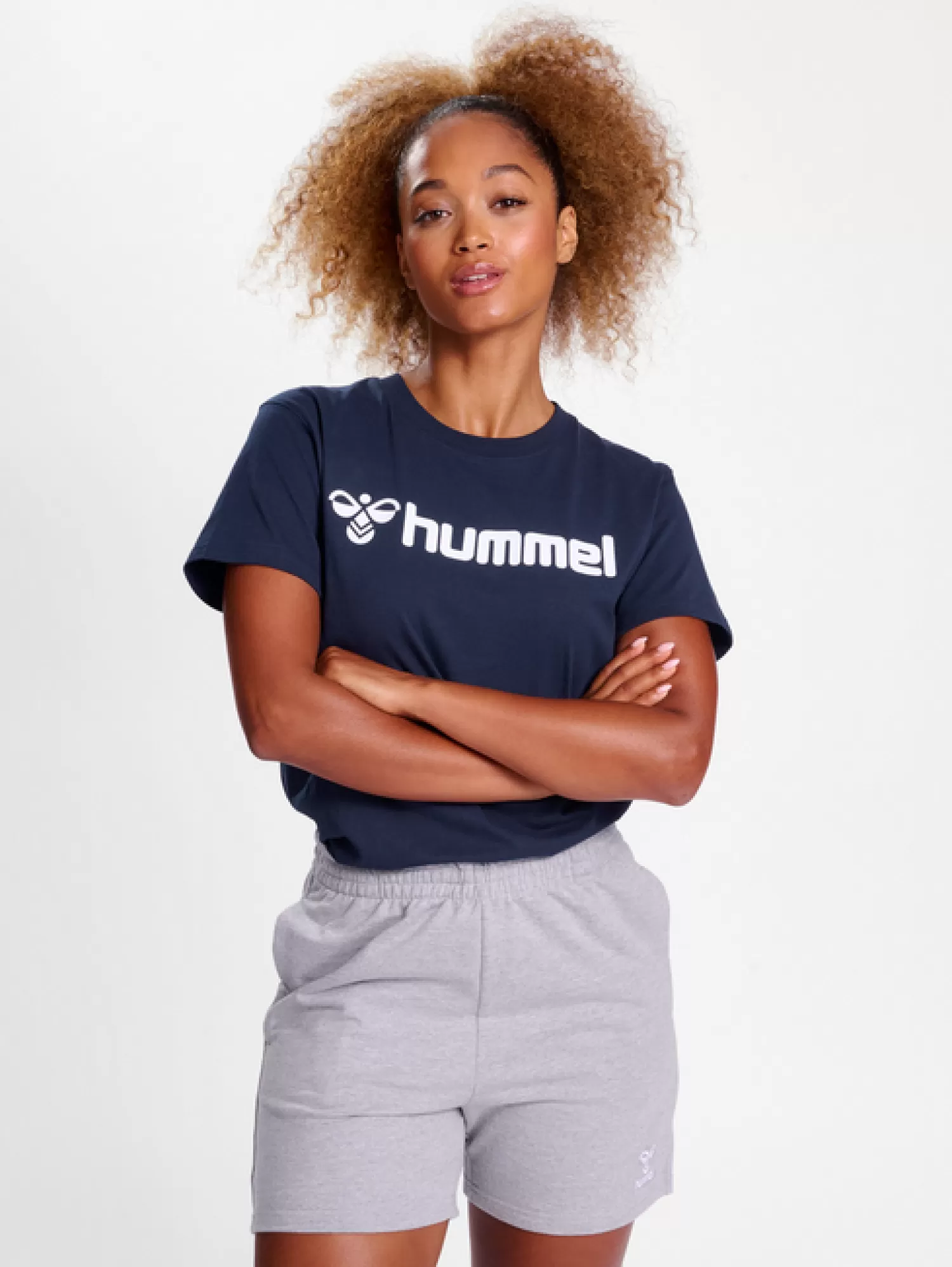 Hummel T-shirts<hmlGO 2.0 LOGO T-SHIRT S/S WOMAN