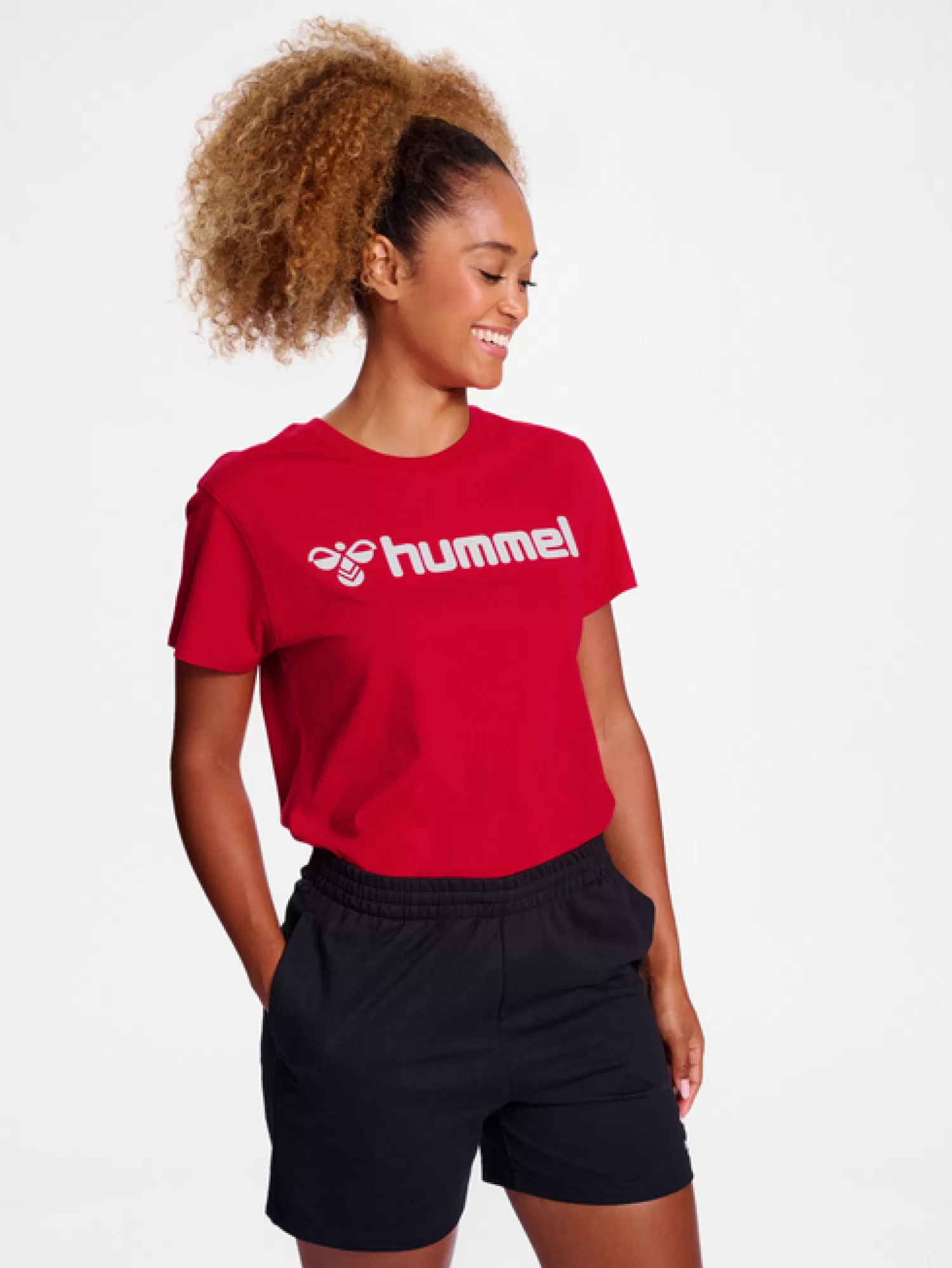 Hummel T-shirts<hmlGO 2.0 LOGO T-SHIRT S/S WOMAN