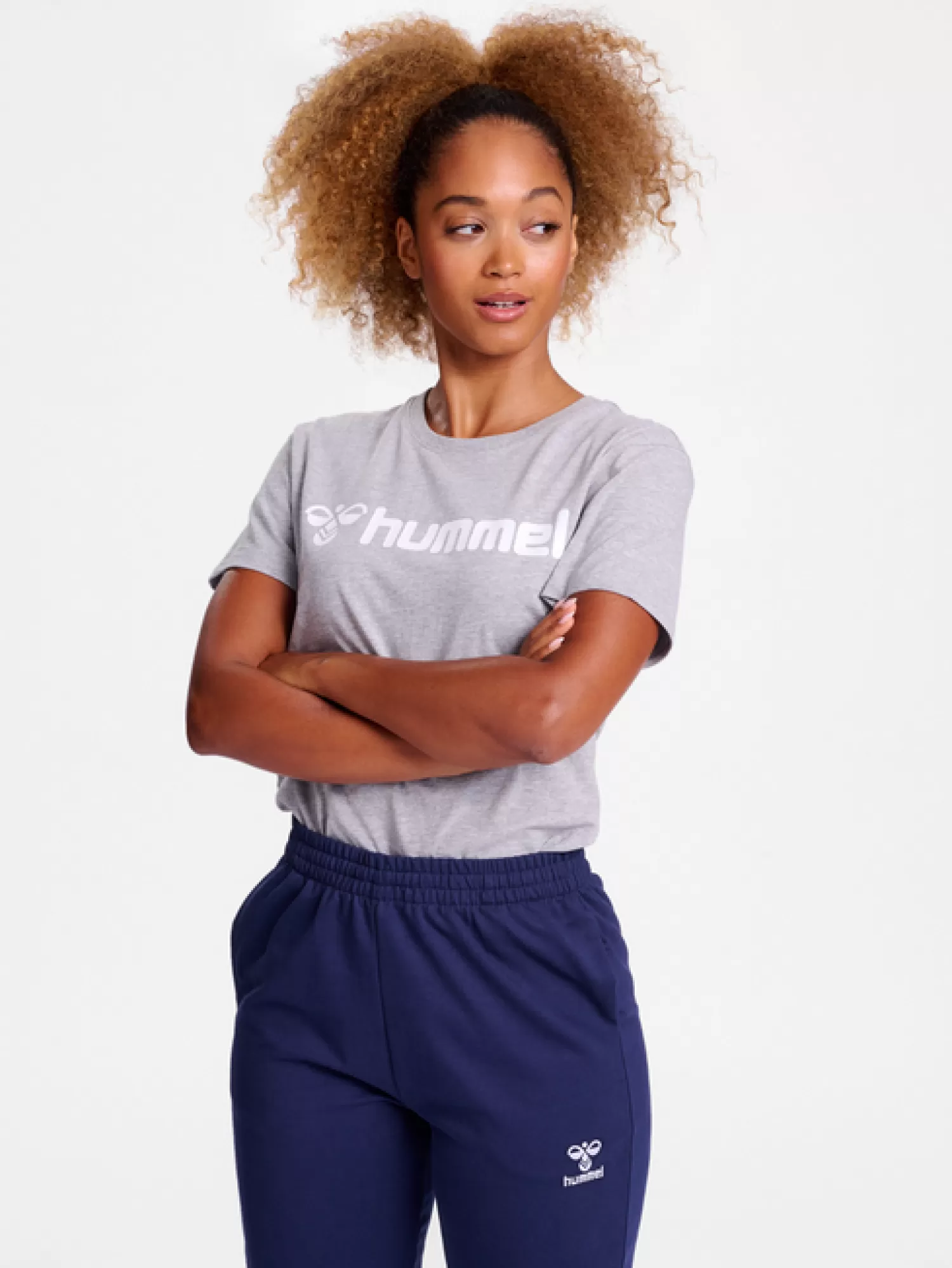 Hummel T-shirts<hmlGO 2.0 LOGO T-SHIRT S/S WOMAN