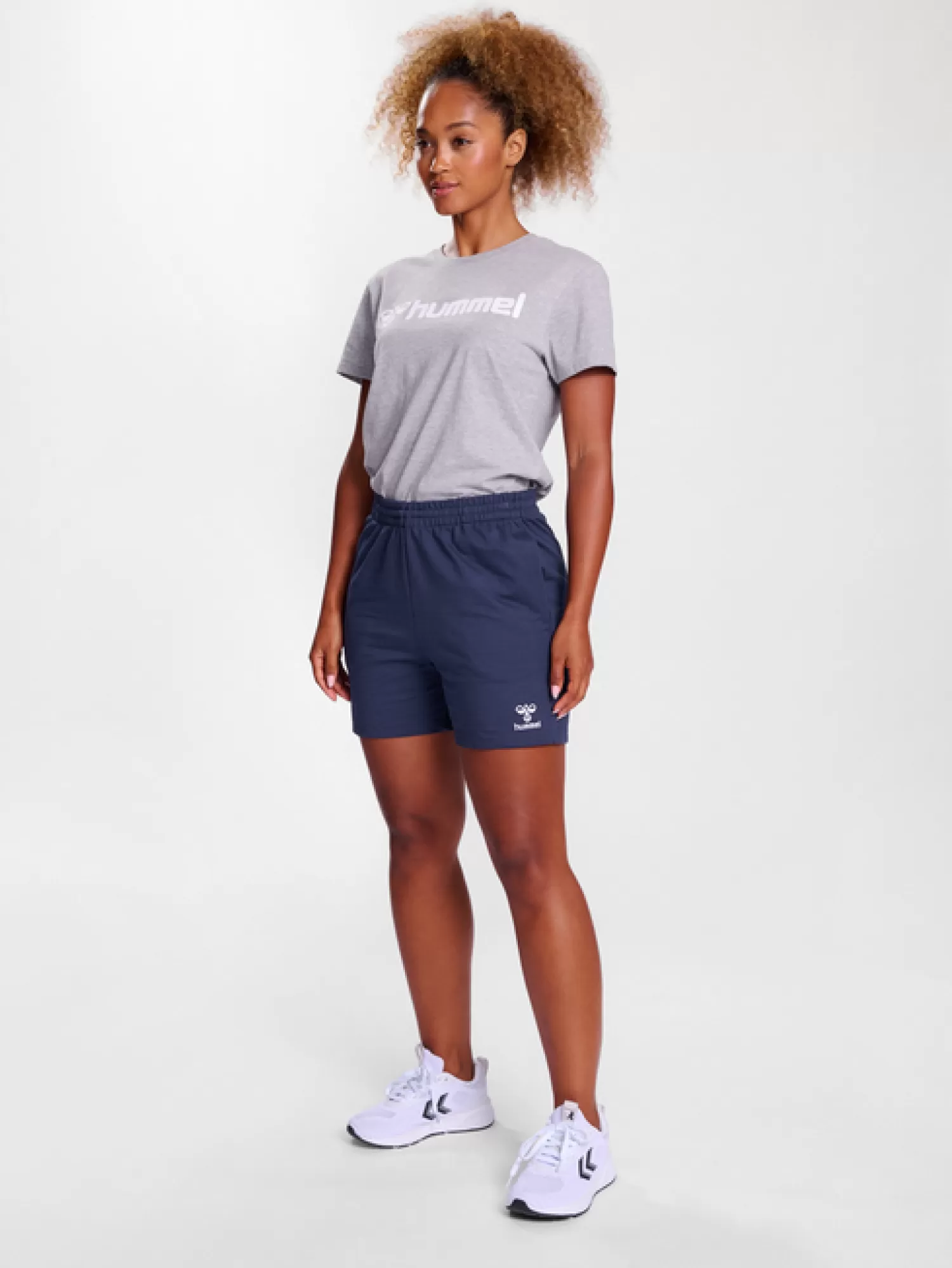 Hummel Shorts<hmlGO 2.0 SWEATSHORTS WOMAN