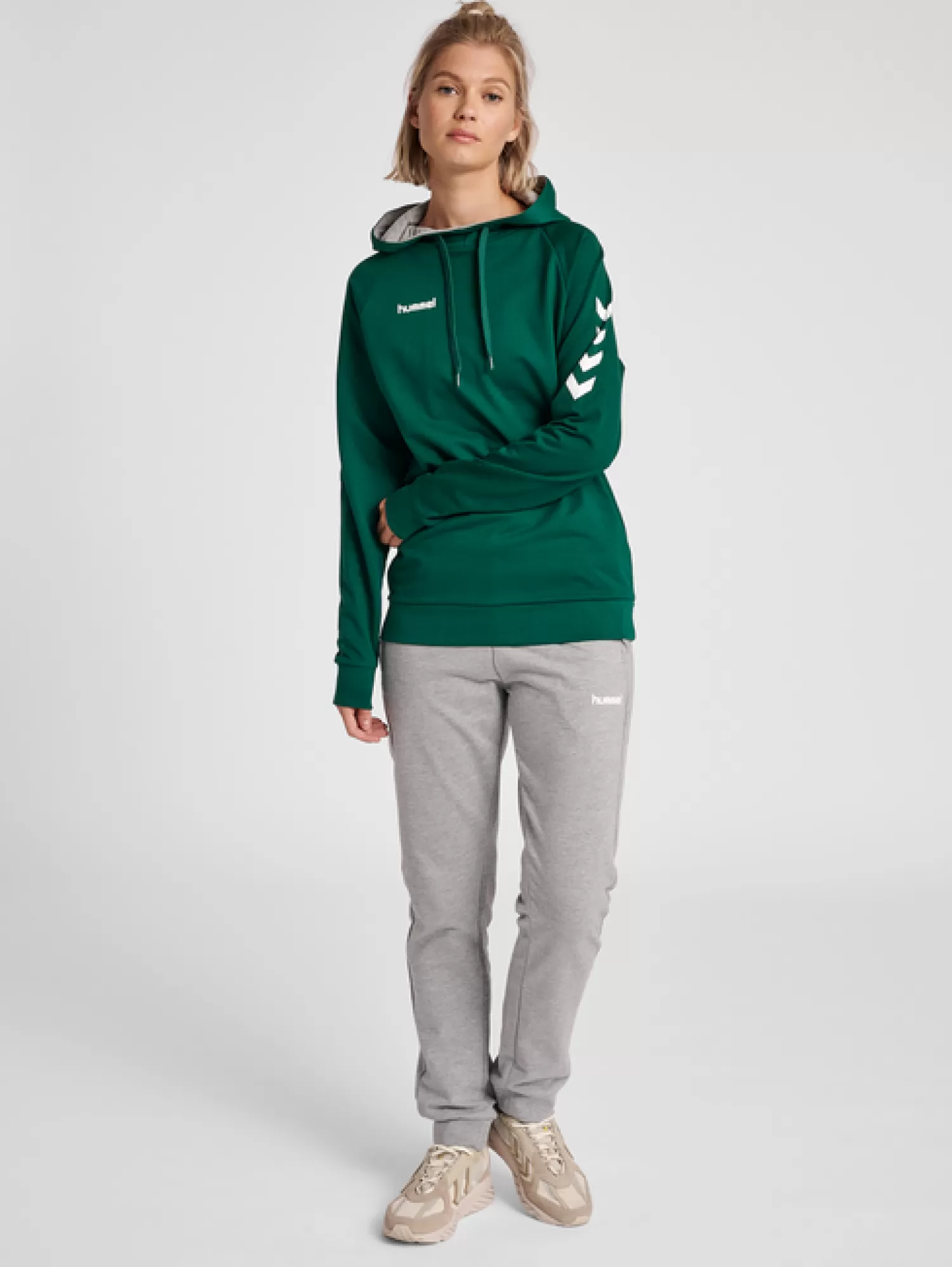 Hummel Hoodies and sweatshirts<HMLGO COTTON HOODIE WOMAN