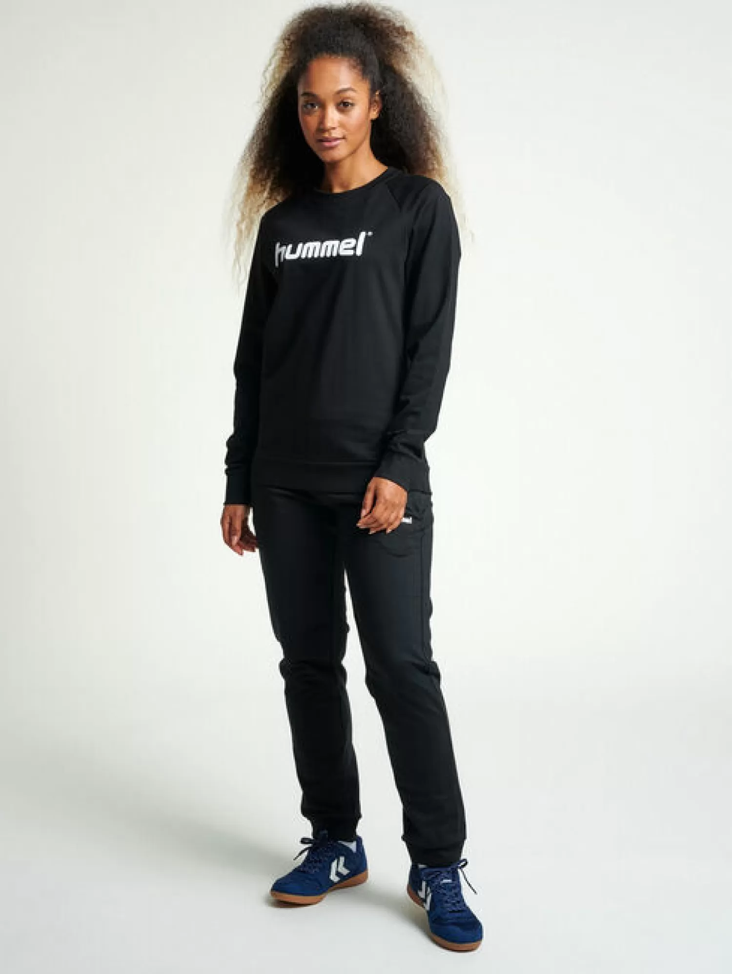 Hummel Hoodies and sweatshirts<HMLGO COTTON LOGO SWEATSHIRT WOMAN