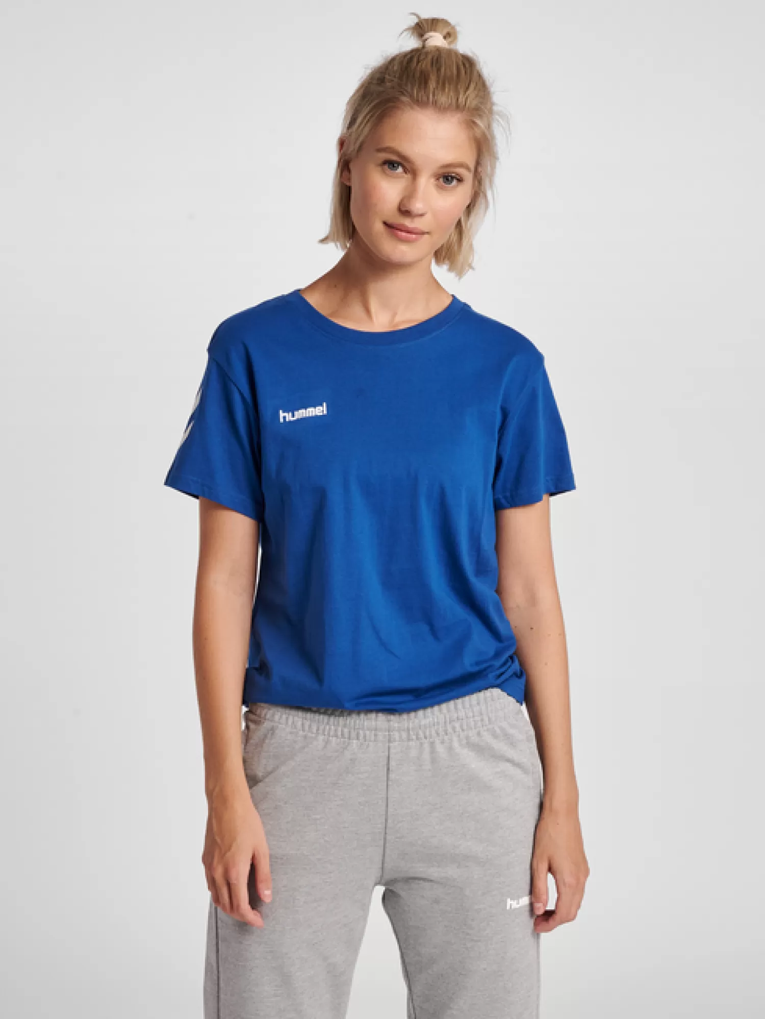 Hummel T-shirts<HMLGO COTTON T-SHIRT WOMAN S/S