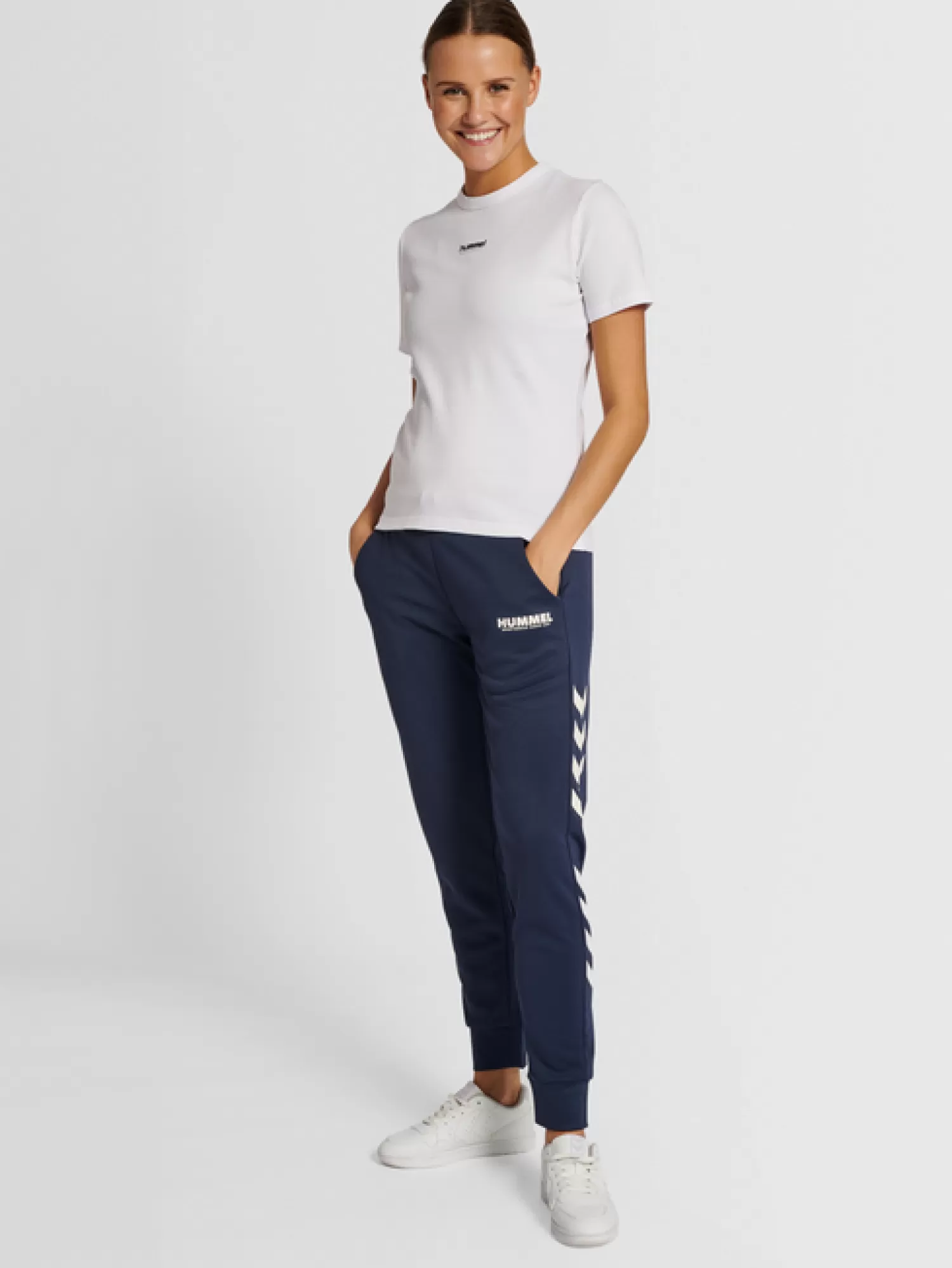 Hummel Pants<hmlLEGACY POLY WOMAN REGULAR PANTS