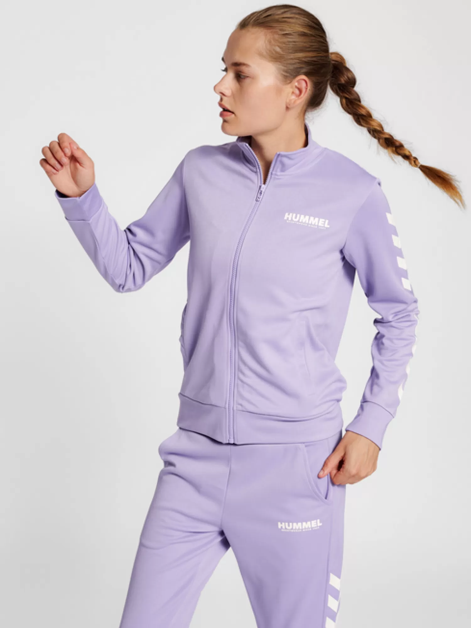 Hummel Hoodies and sweatshirts<hmlLEGACY POLY WOMAN ZIP JACKET