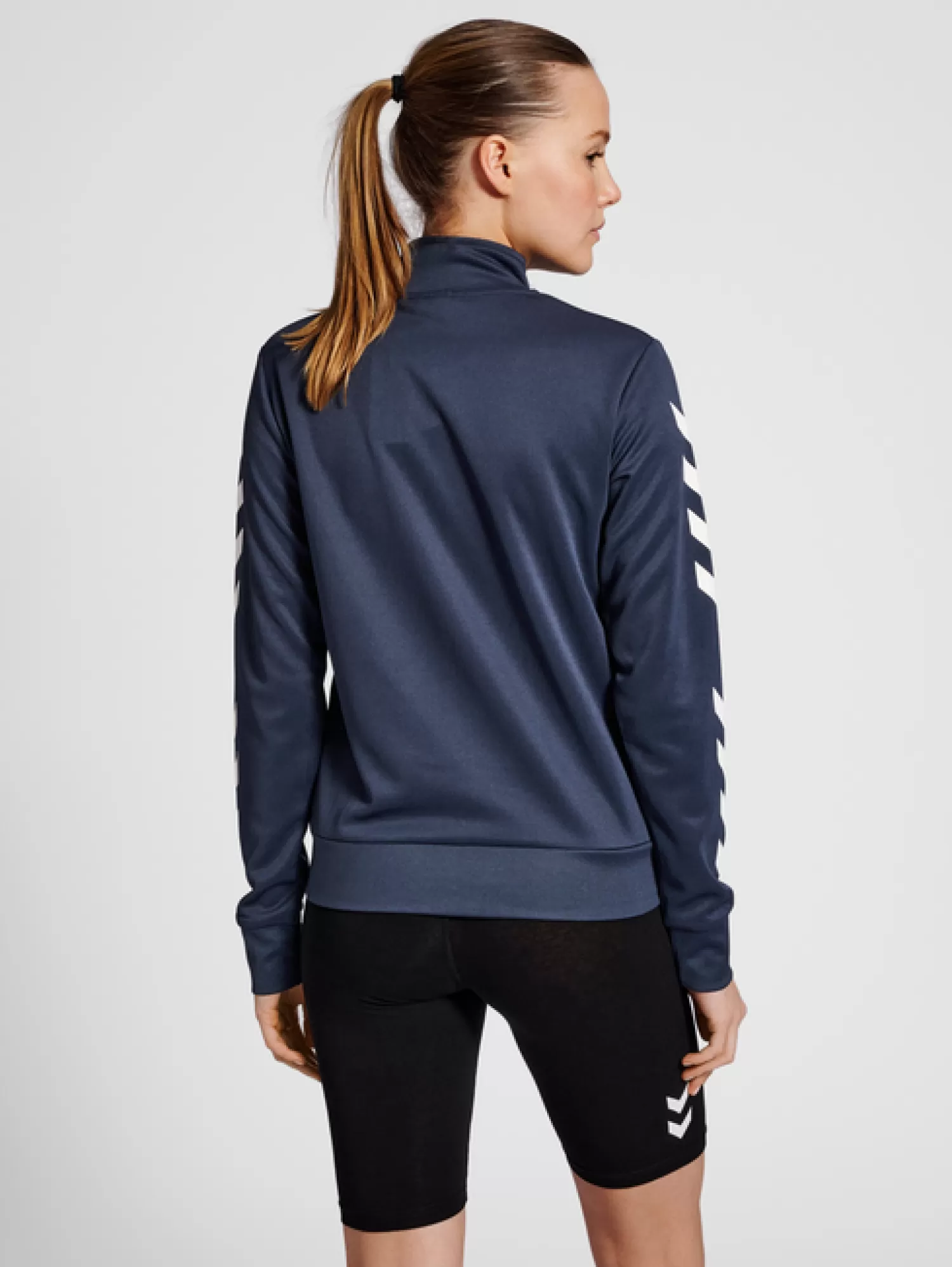 Hummel Hoodies and sweatshirts<hmlLEGACY POLY WOMAN ZIP JACKET