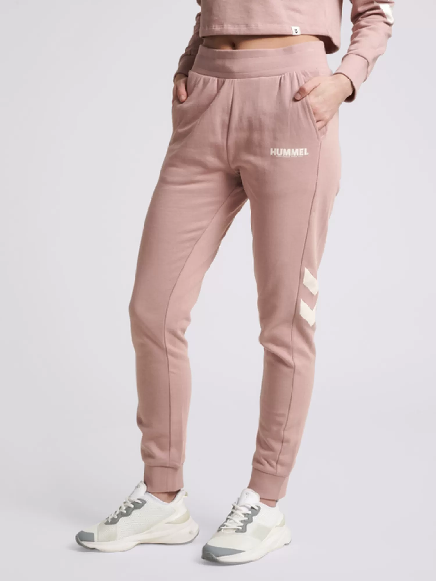 Hummel Pants<hmlLEGACY WOMAN TAPERED PANTS