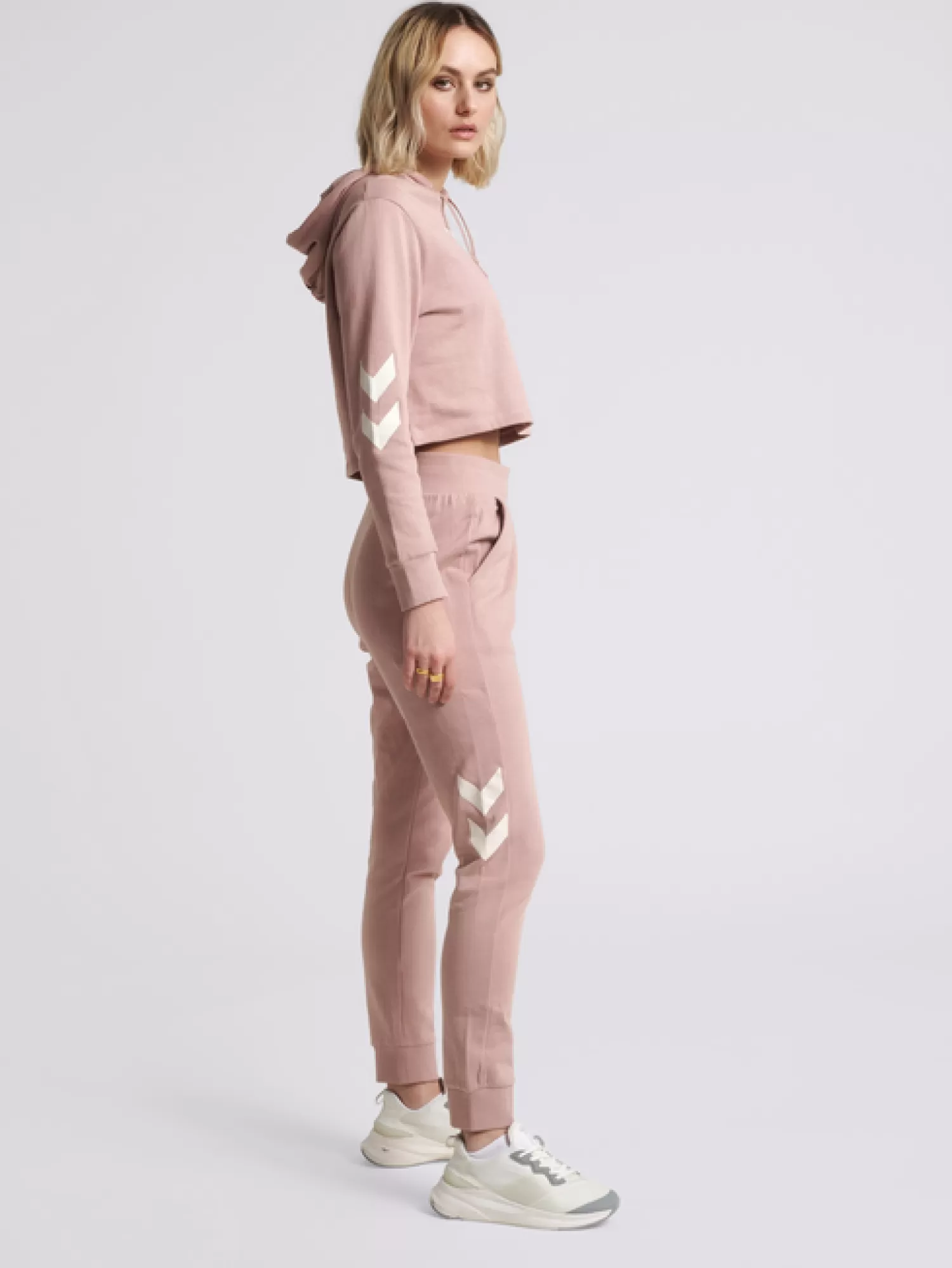 Hummel Pants<hmlLEGACY WOMAN TAPERED PANTS