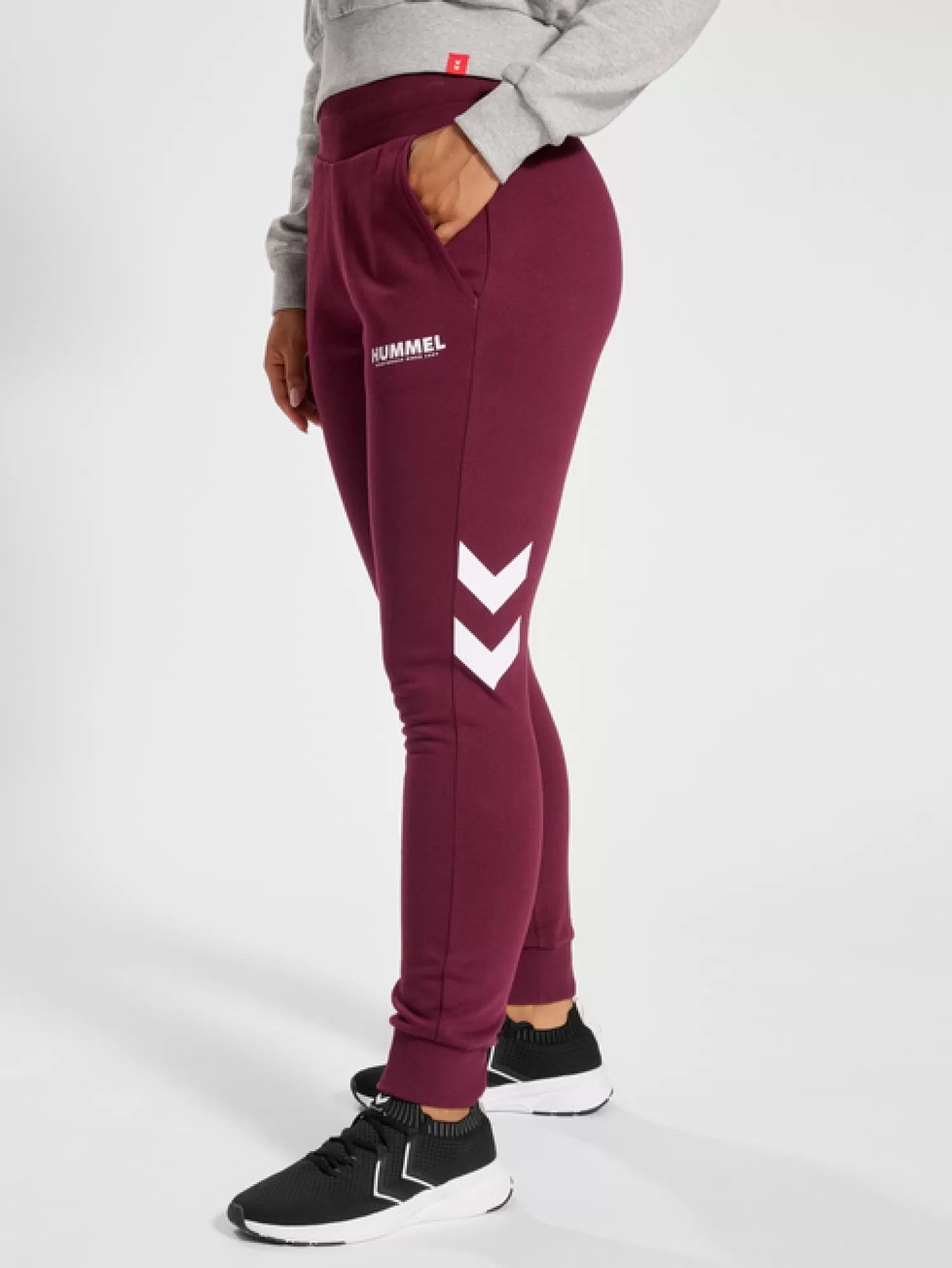 Hummel Pants<hmlLEGACY WOMAN TAPERED PANTS