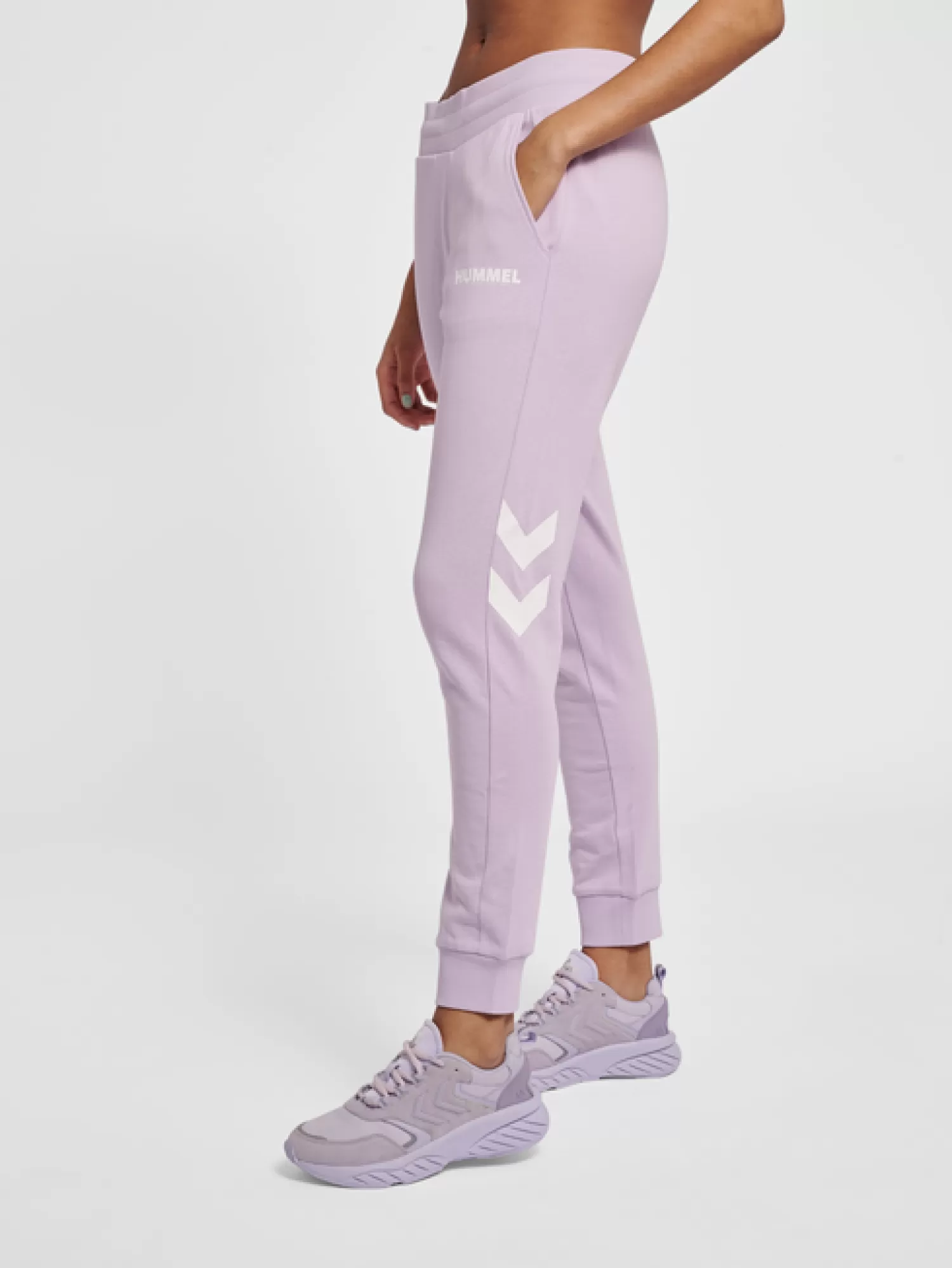 Hummel Pants<hmlLEGACY WOMAN TAPERED PANTS