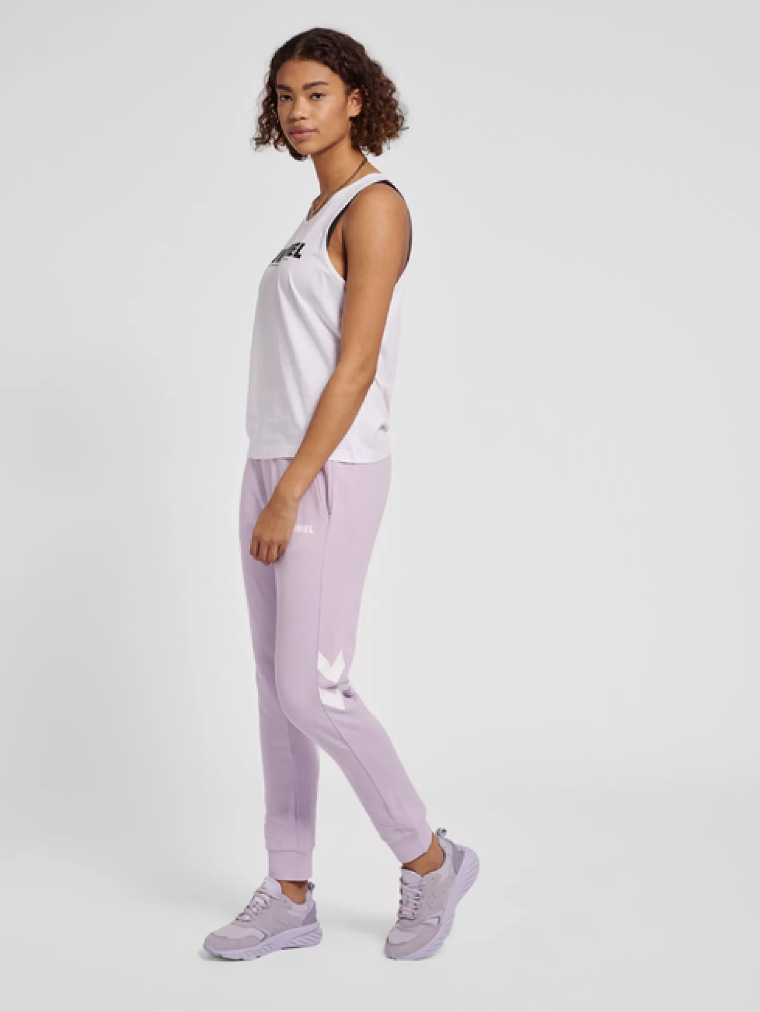 Hummel Pants<hmlLEGACY WOMAN TAPERED PANTS