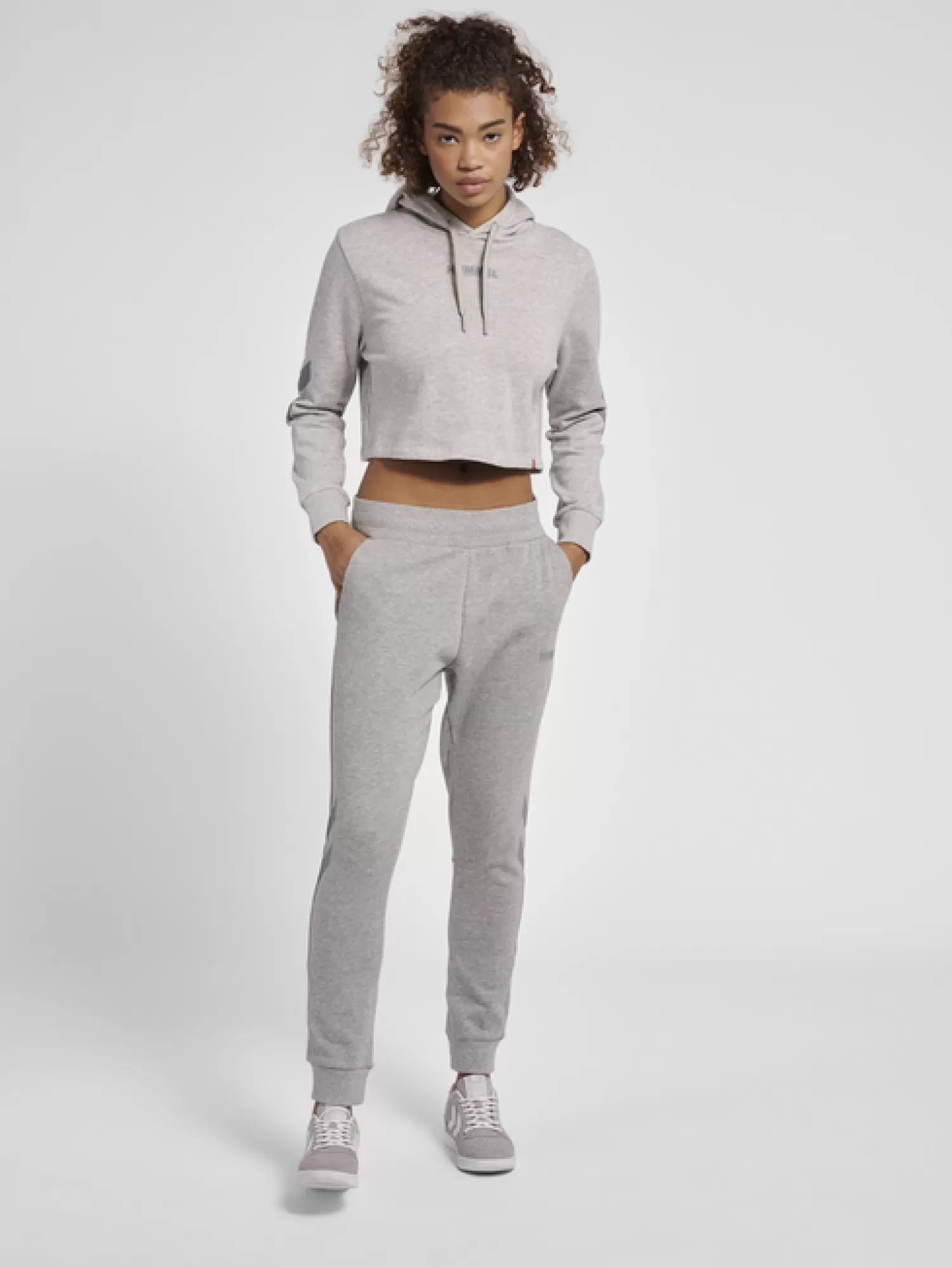 Hummel Pants<hmlLEGACY WOMAN TAPERED PANTS