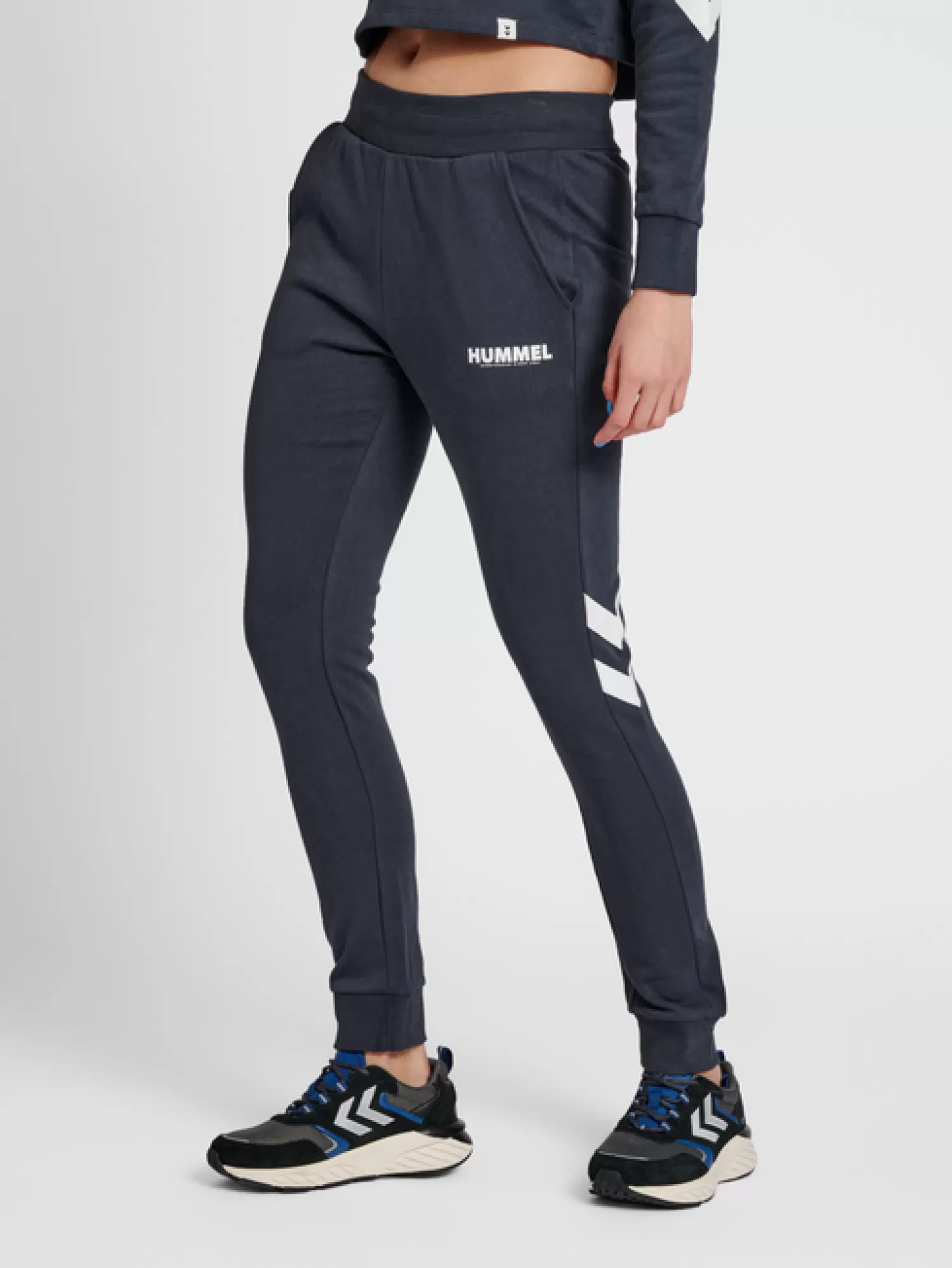 Hummel Pants<hmlLEGACY WOMAN TAPERED PANTS