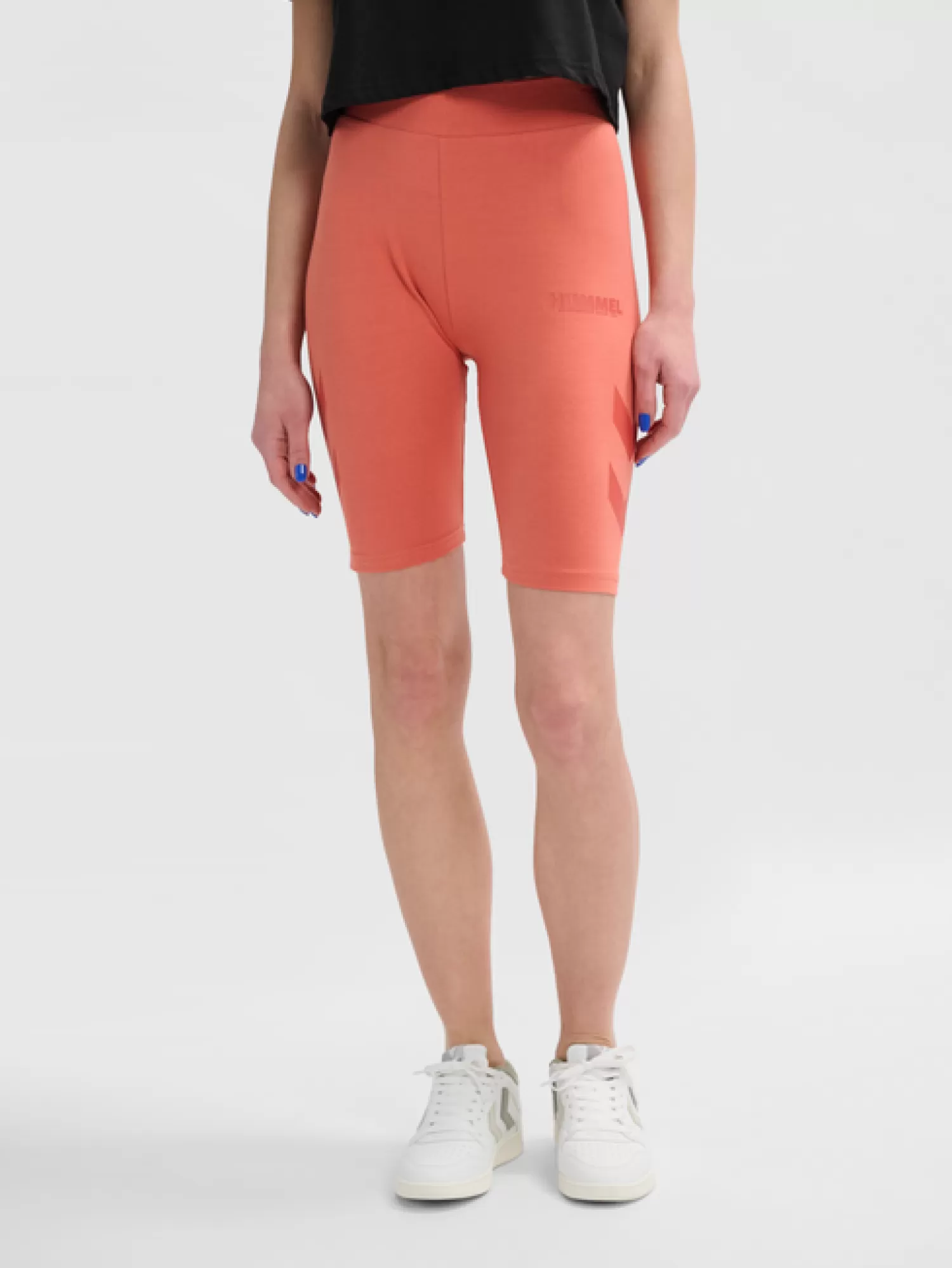 Hummel Shorts<hmlLEGACY WOMAN TIGHT SHORTS