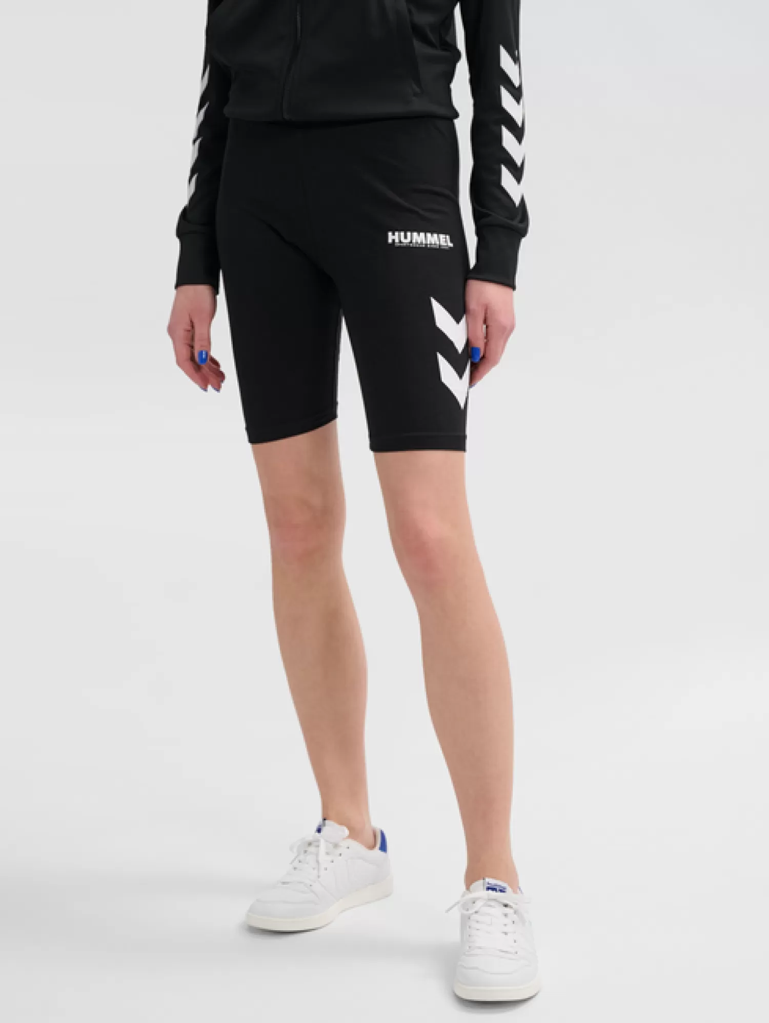 Hummel Shorts<hmlLEGACY WOMAN TIGHT SHORTS