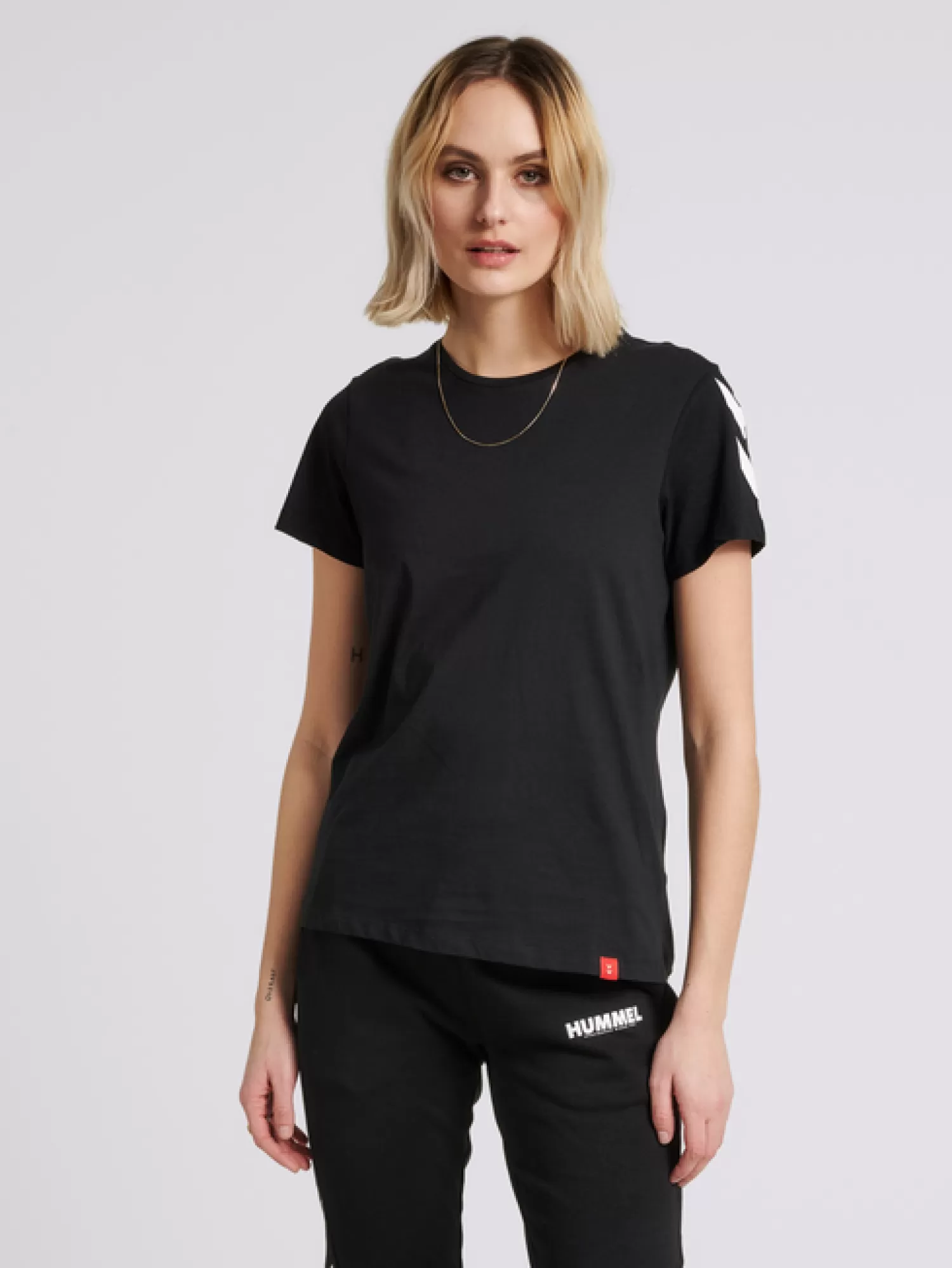 Hummel T-shirts<hmlLEGACY WOMAN T-SHIRT