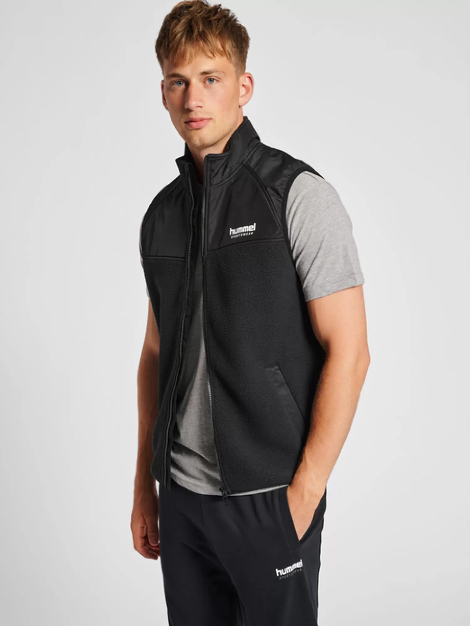 Hummel Jackets<hmlLGC CHARLEY FLEECE WAISTCOAT