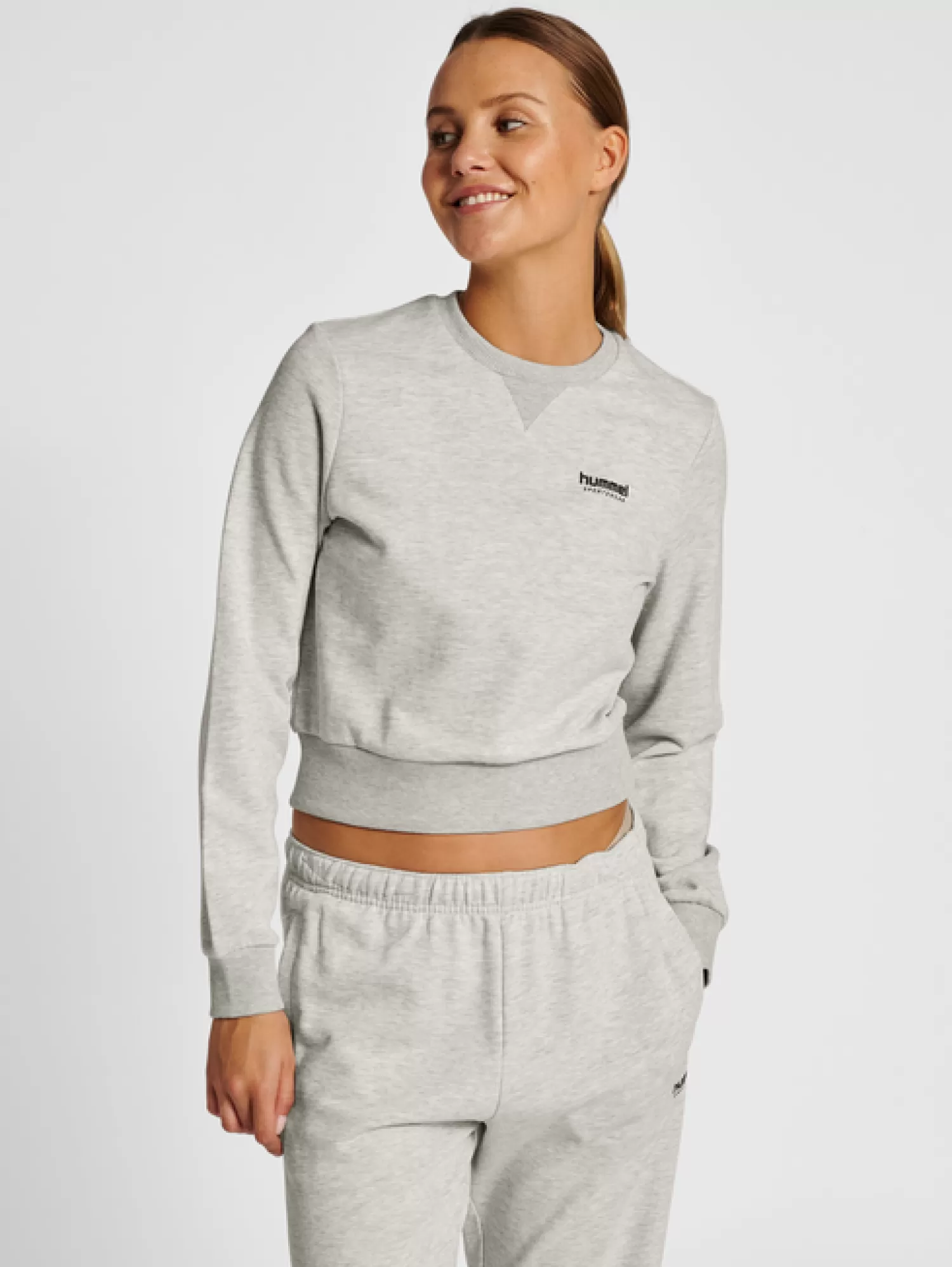 Hummel Hoodies and sweatshirts<hmlLGC SHAI SHORT SWEATSHIRT