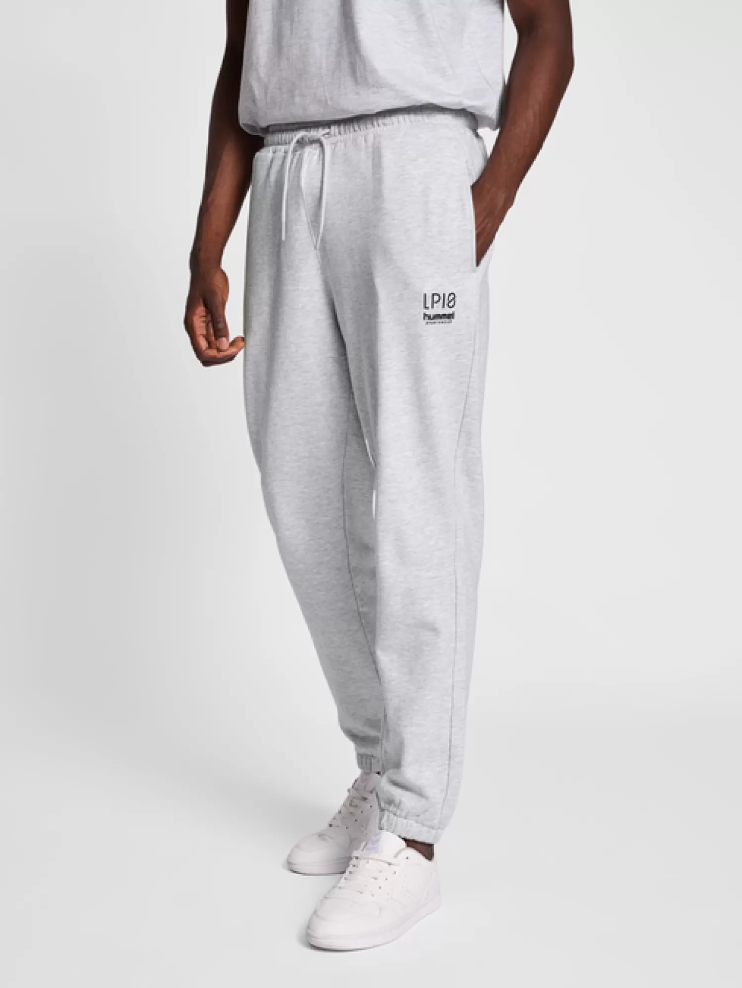 Hummel Pants<hmlLP10 LOOSE SWEATPANTS