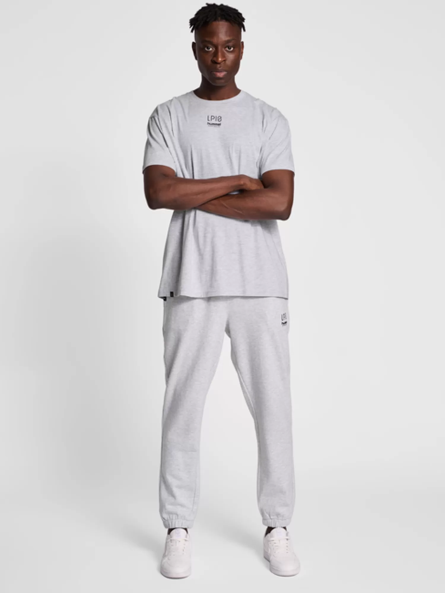 Hummel Pants<hmlLP10 LOOSE SWEATPANTS