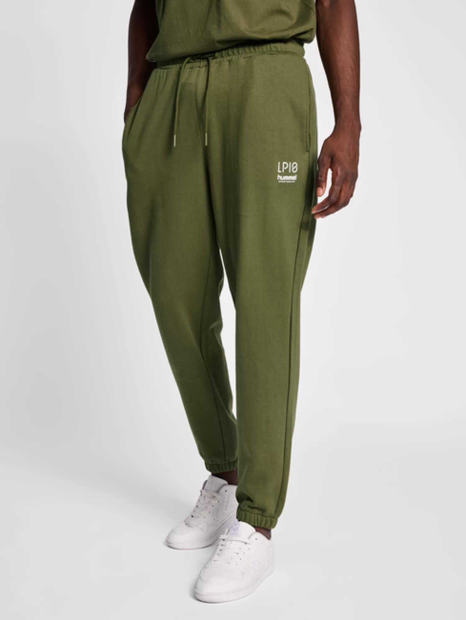 Hummel Pants<hmlLP10 LOOSE SWEATPANTS