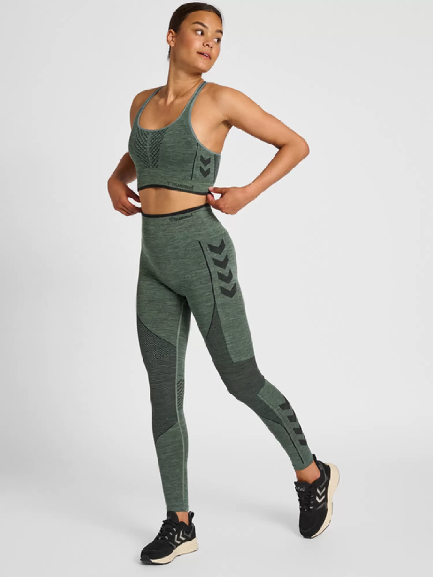 Hummel Sports bras | Sports bras<hmlMT ALY SEAMLESSS SPORTS TOP