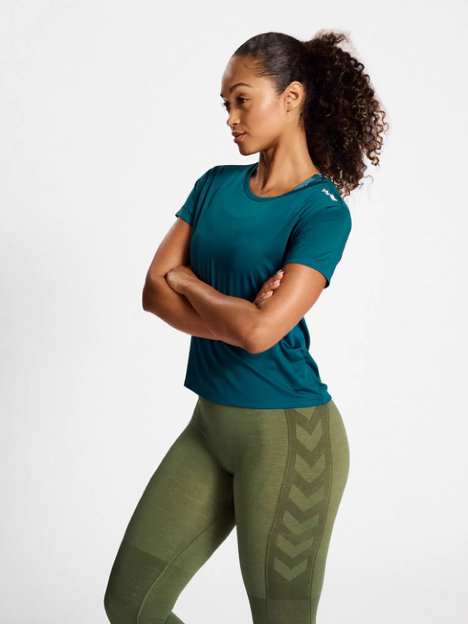 Hummel T-shirts and tops | Yoga<hmlMT AURA MESH T-SHIRT