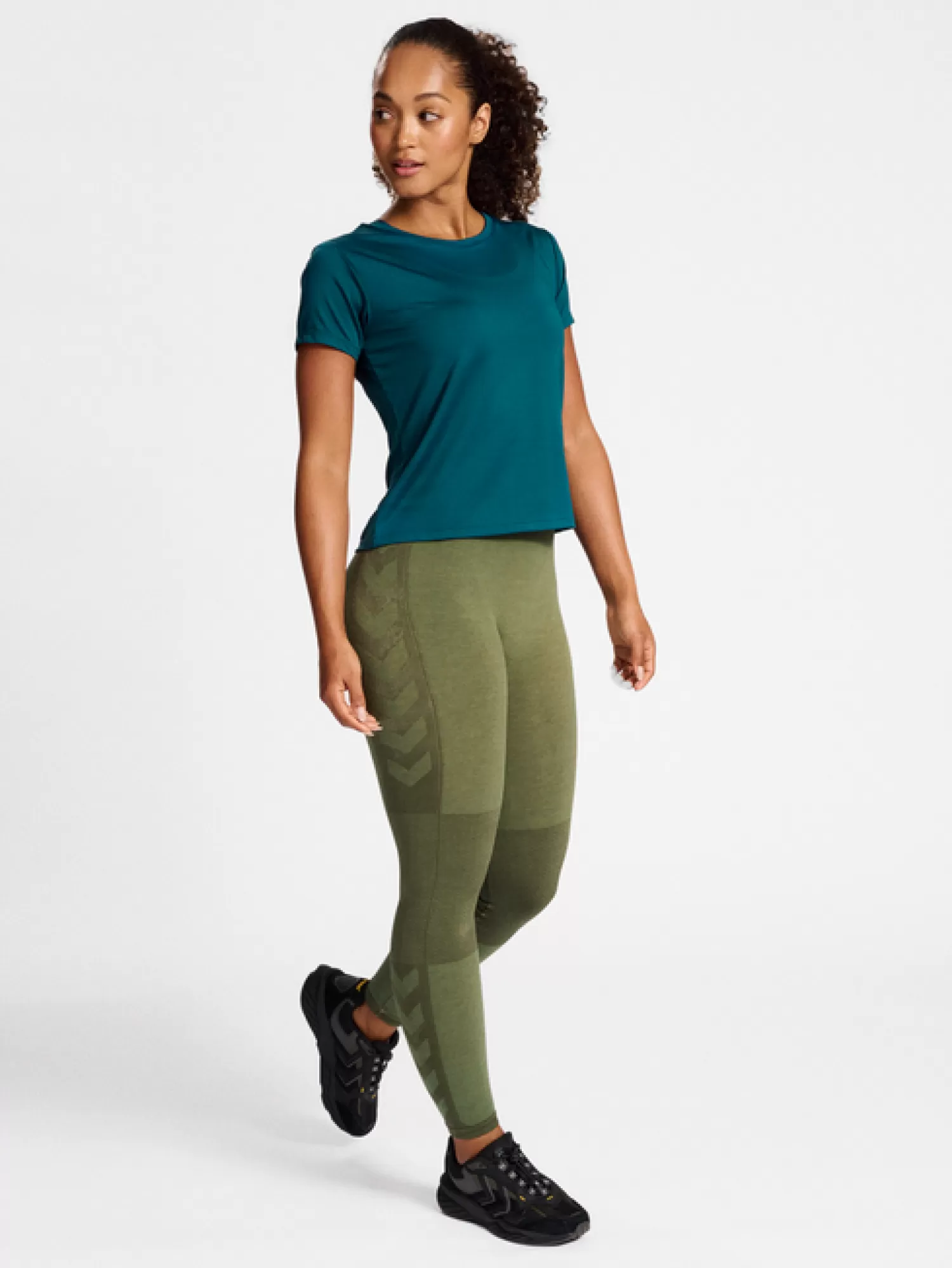 Hummel T-shirts and tops | Yoga<hmlMT AURA MESH T-SHIRT