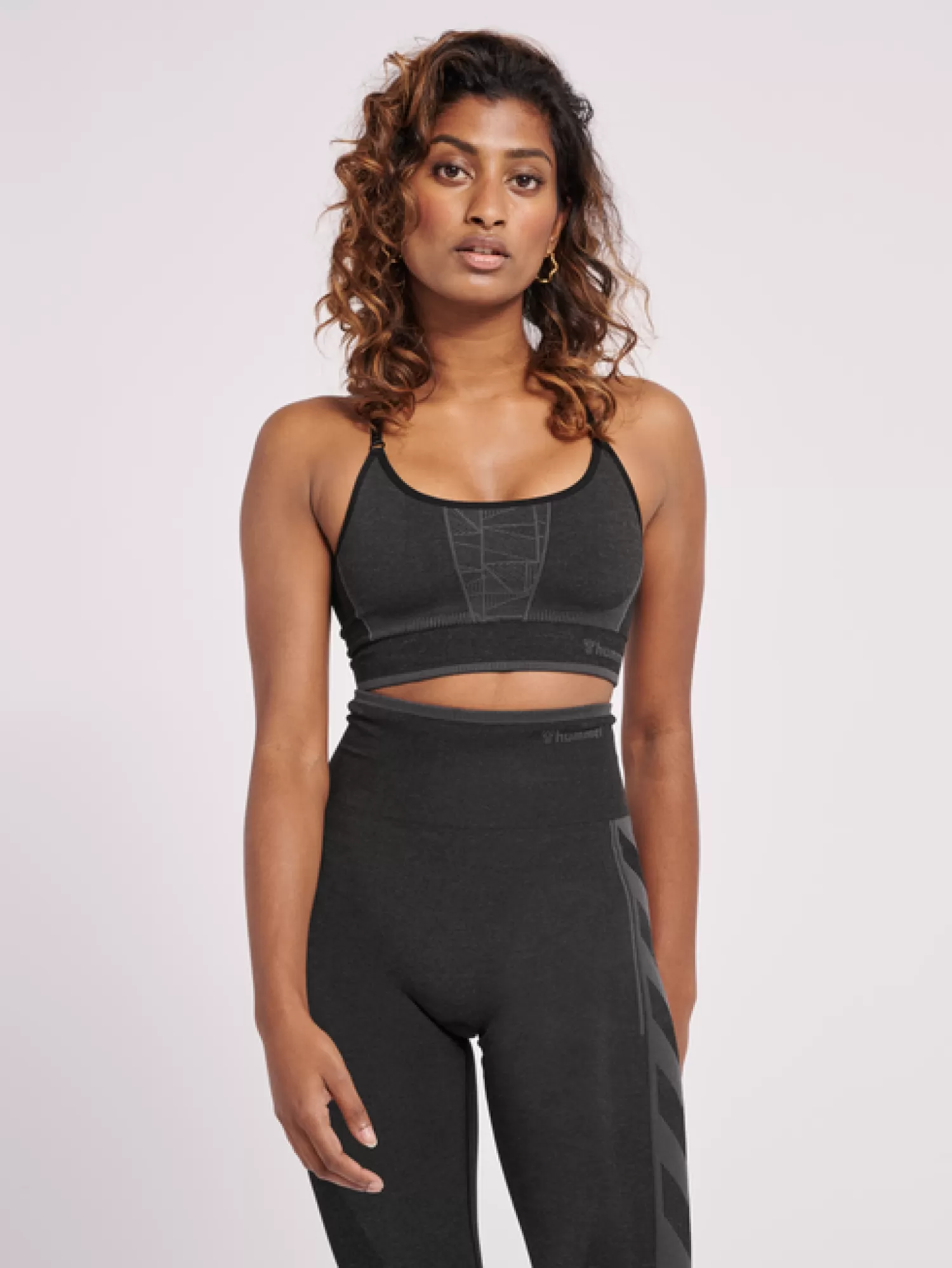 Hummel Sports bras | Sports bras<hmlMT ENERGY SEAMLESS SPORTS TOP