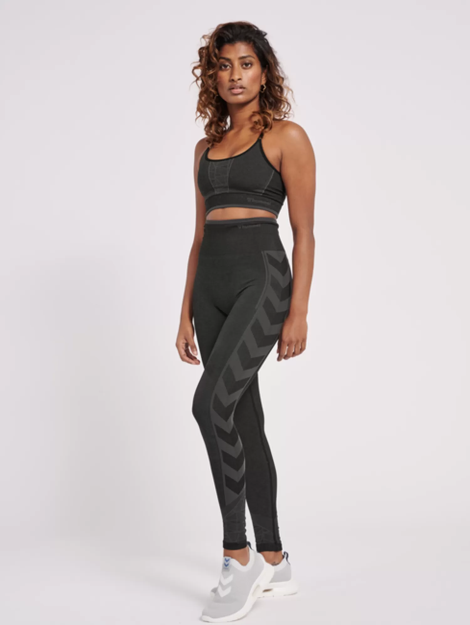 Hummel Sports bras | Sports bras<hmlMT ENERGY SEAMLESS SPORTS TOP