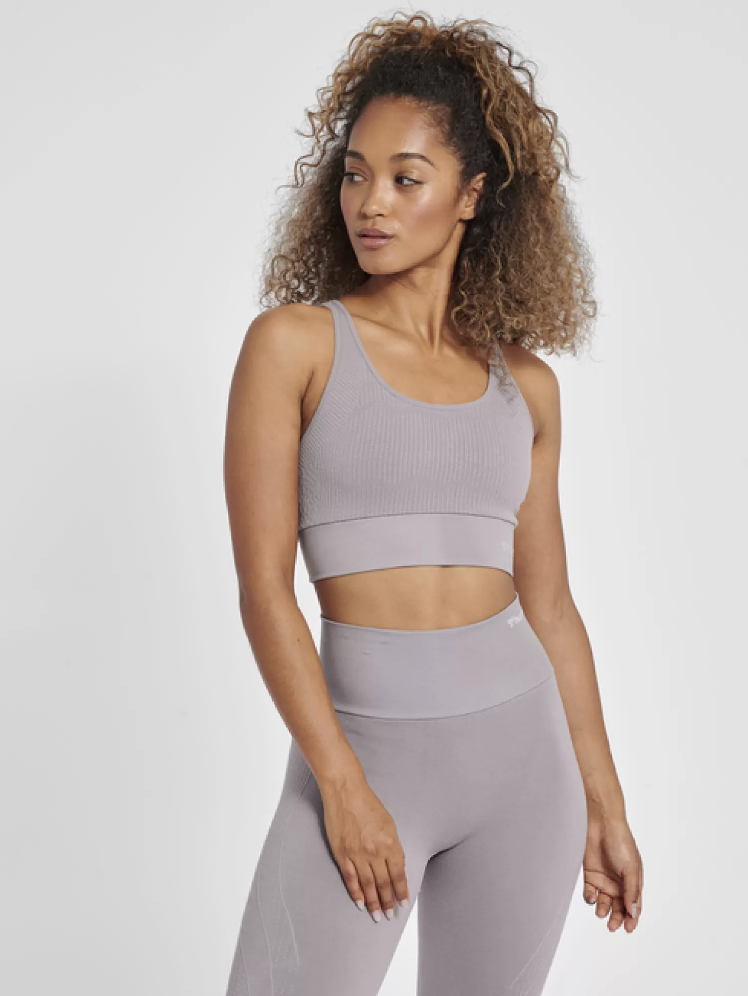 Hummel Sports bras | Sports bras<hmlMT FLOW SEAMLESS SPORTS TOP