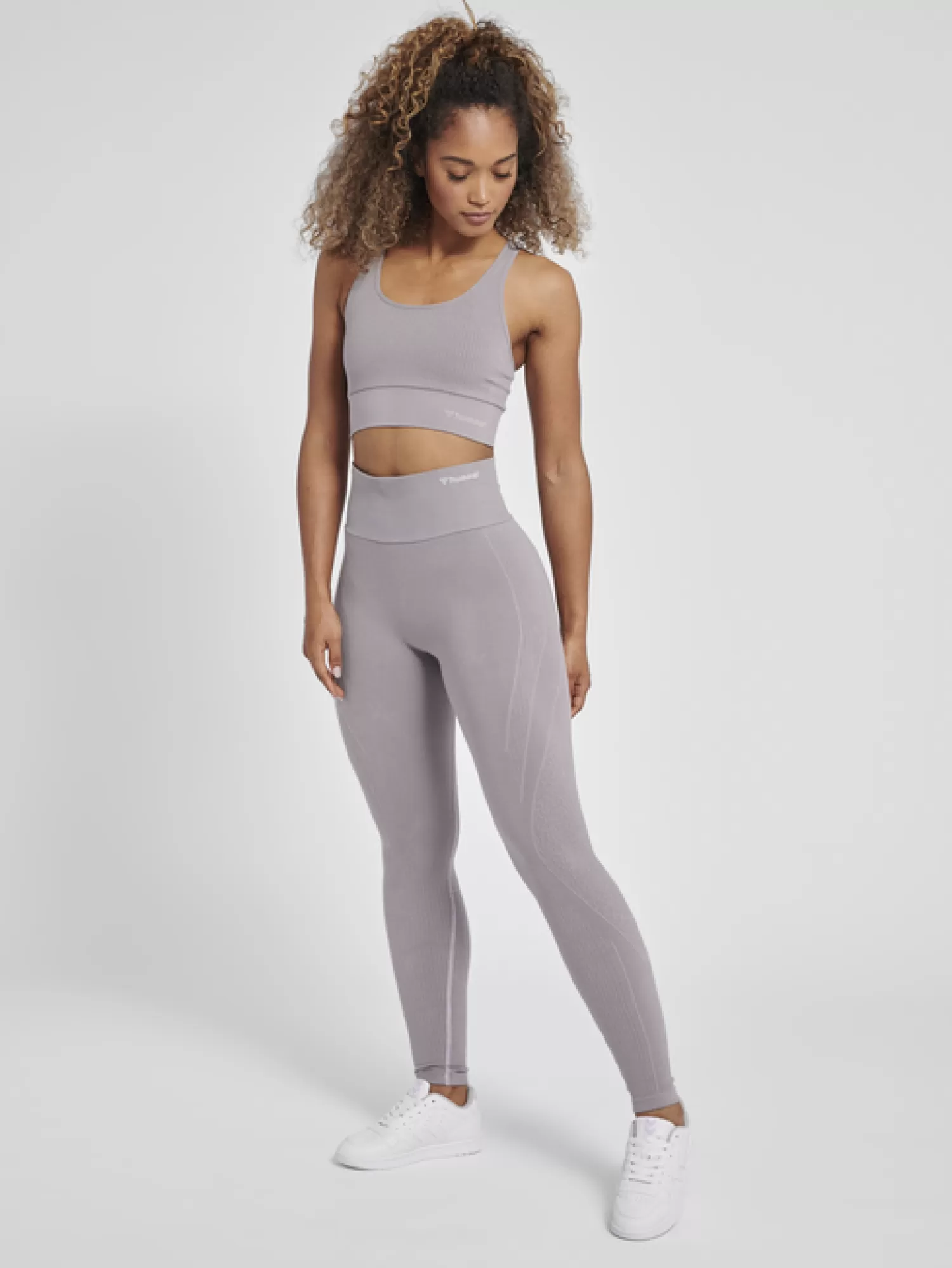 Hummel Sports bras | Sports bras<hmlMT FLOW SEAMLESS SPORTS TOP