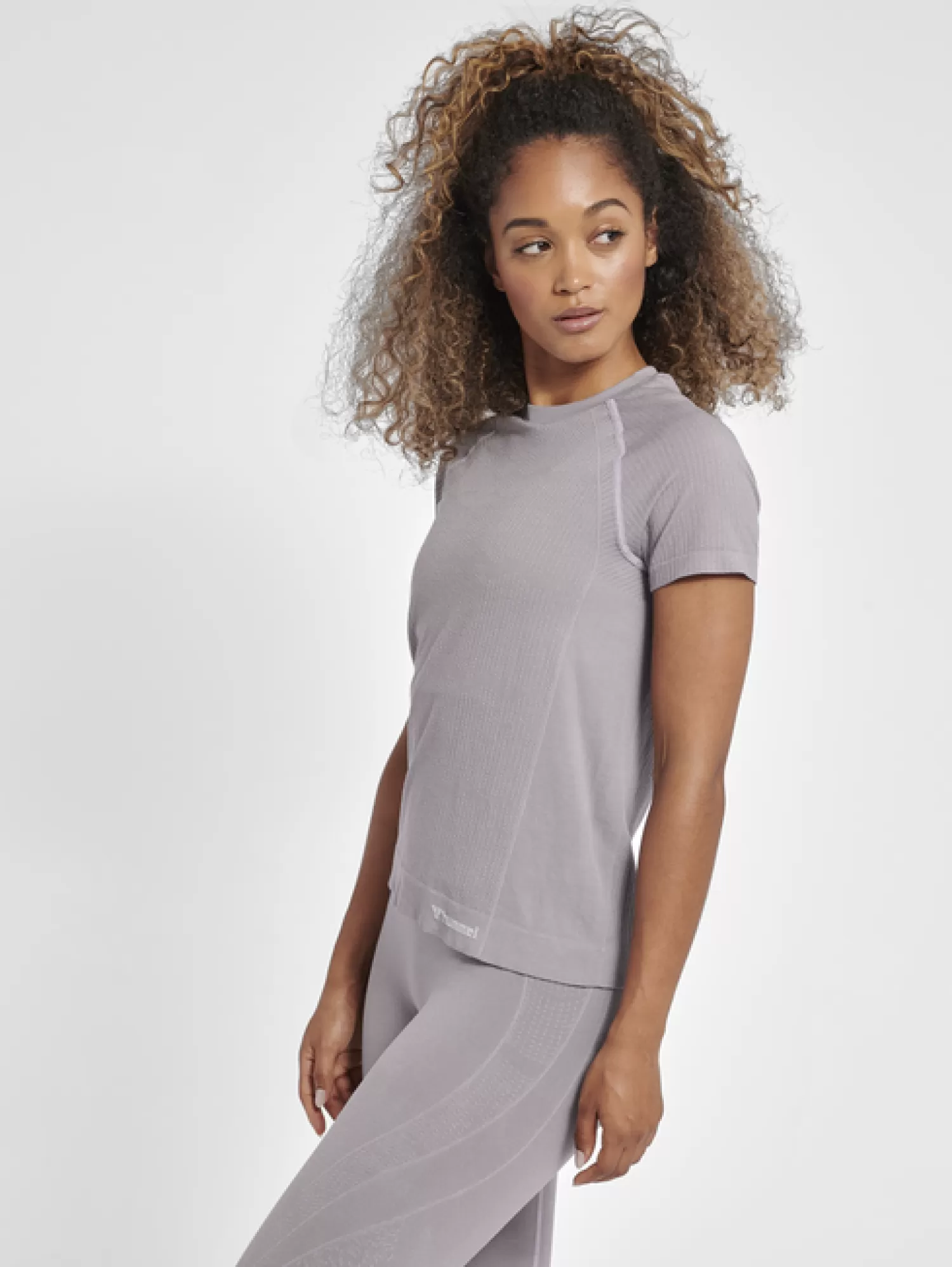 Hummel T-shirts and tops | T-shirts<hmlMT FLOW SEAMLESS T-SHIRT