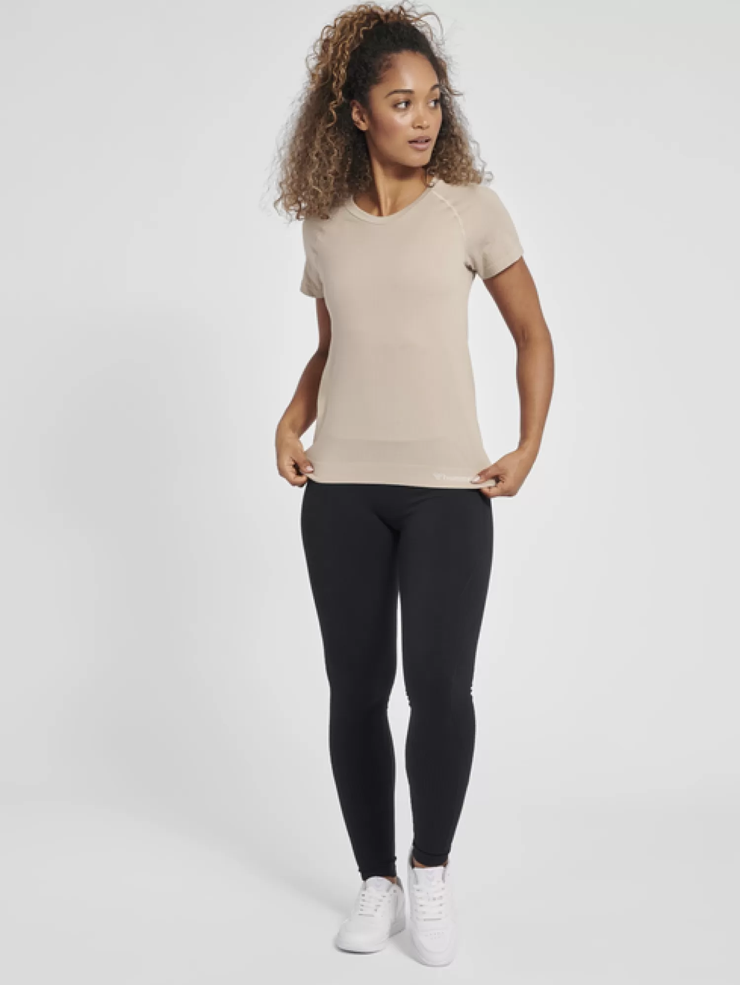 Hummel T-shirts and tops | T-shirts<hmlMT FLOW SEAMLESS T-SHIRT