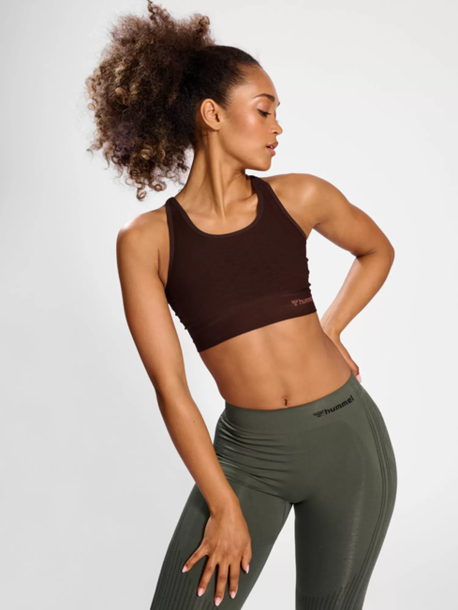 Hummel Sports bras | Sports bras<hmlMT FOCUS SEAMLESS SPORTS TOP